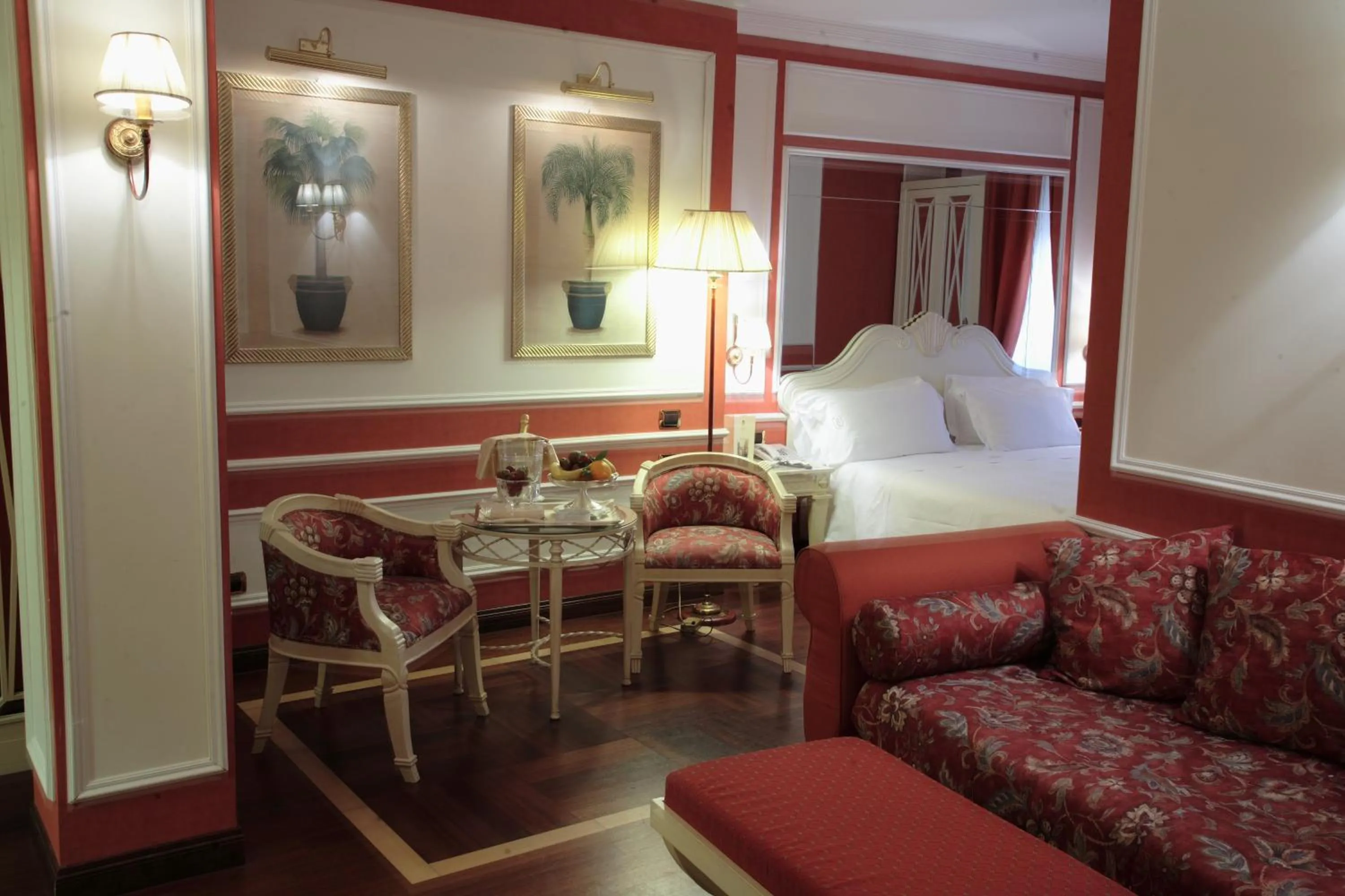 Seating area in Palazzo Alabardieri