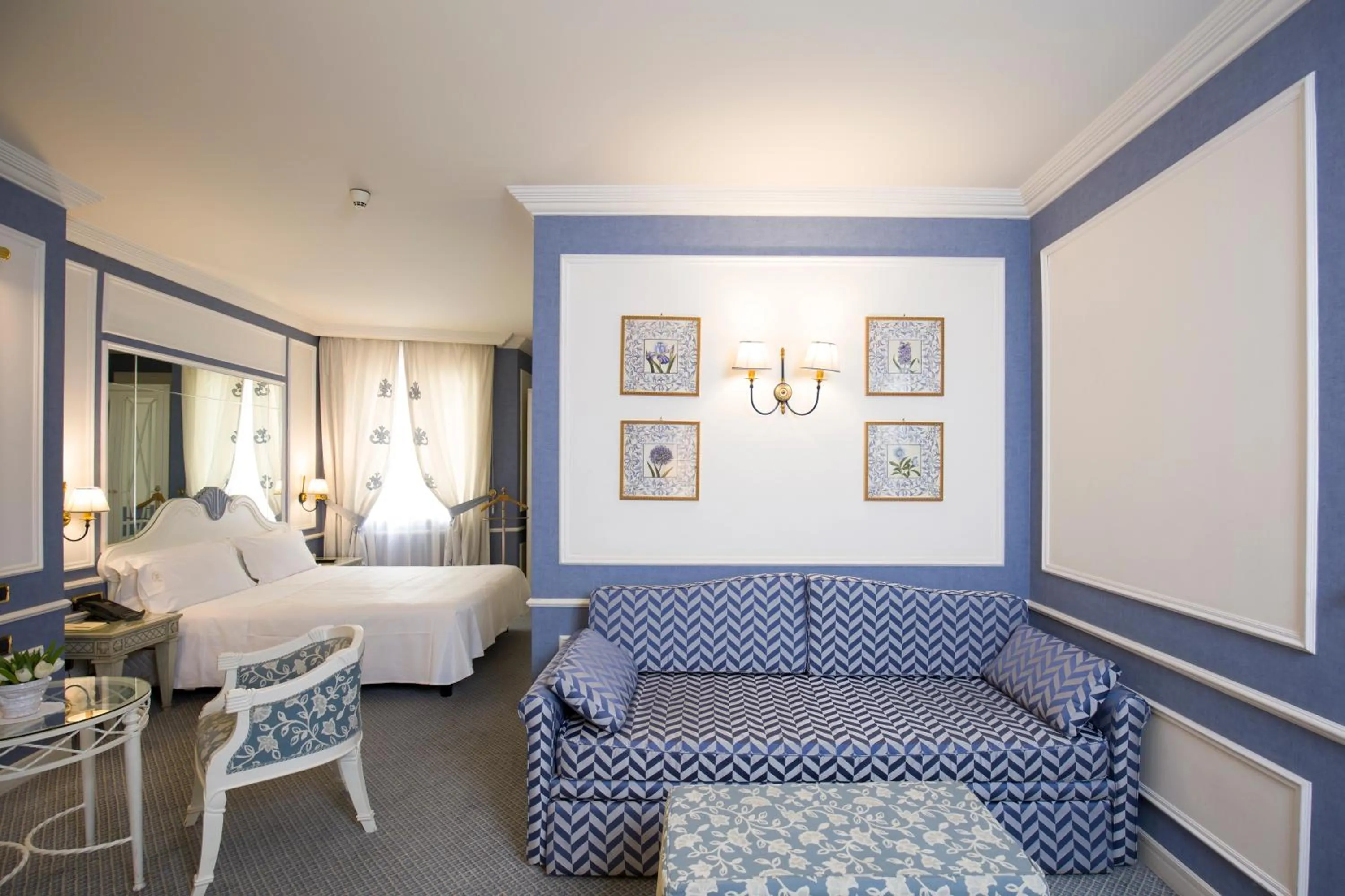 Bedroom, Bed in Palazzo Alabardieri