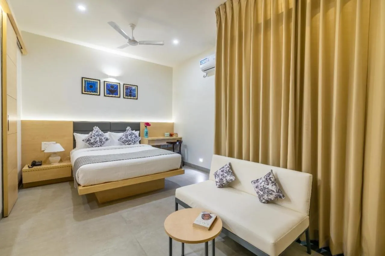 Bedroom, Bed in Iris Suites