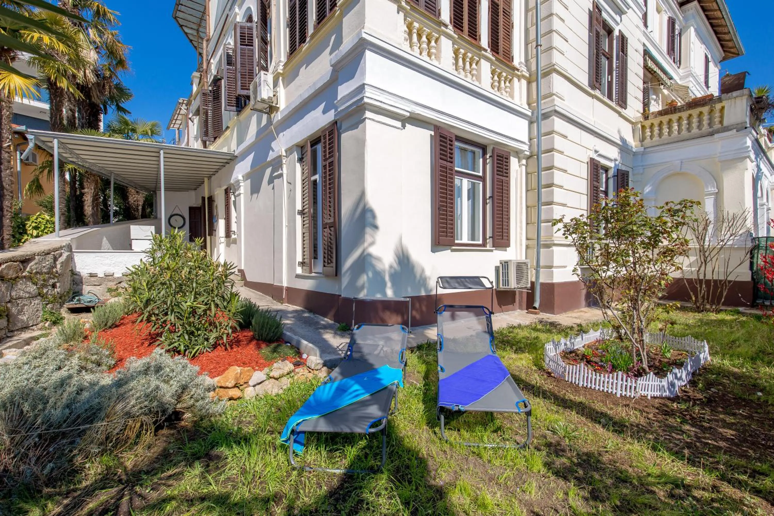 Property building in Apartman Rhea