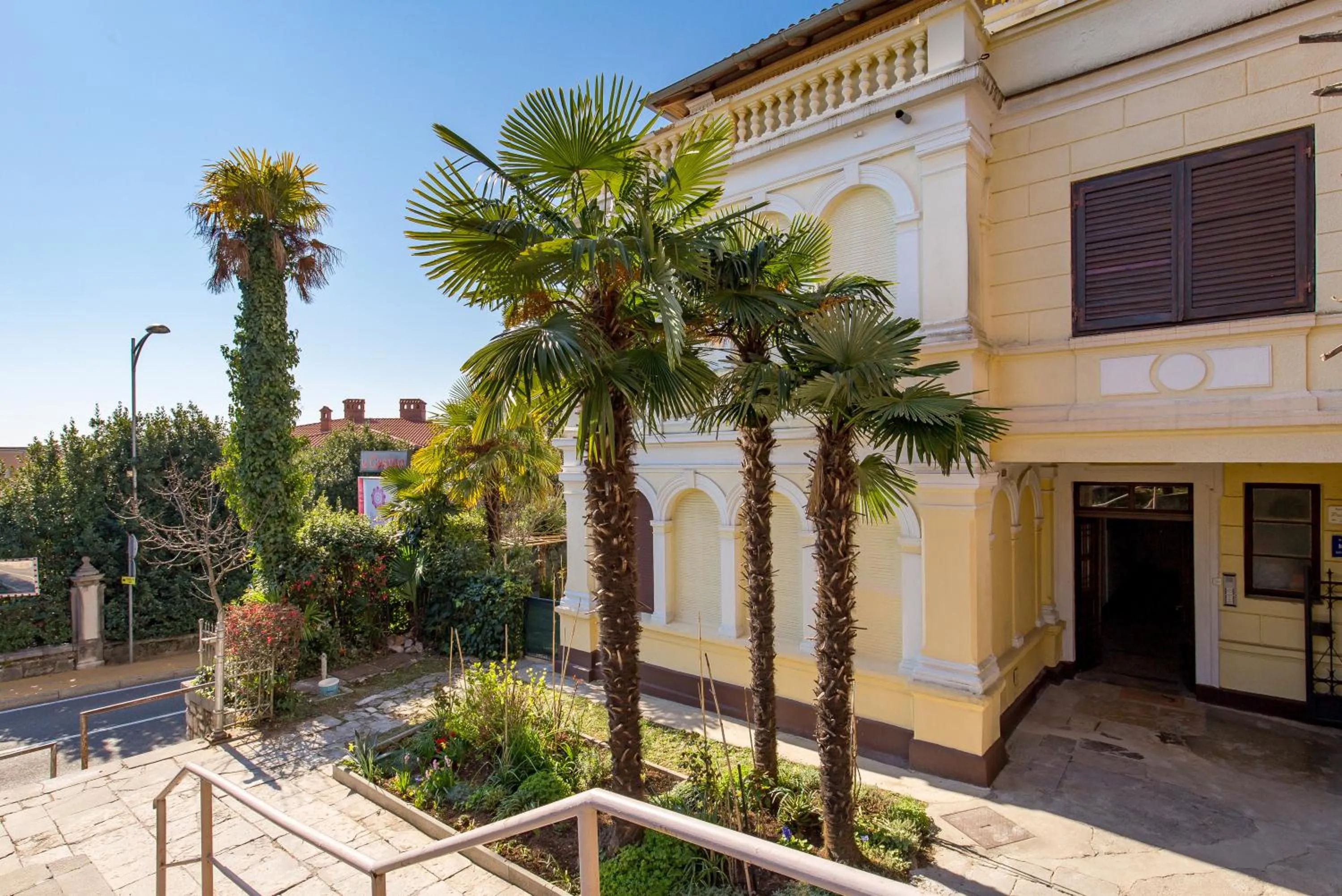 Property building in Apartman Rhea