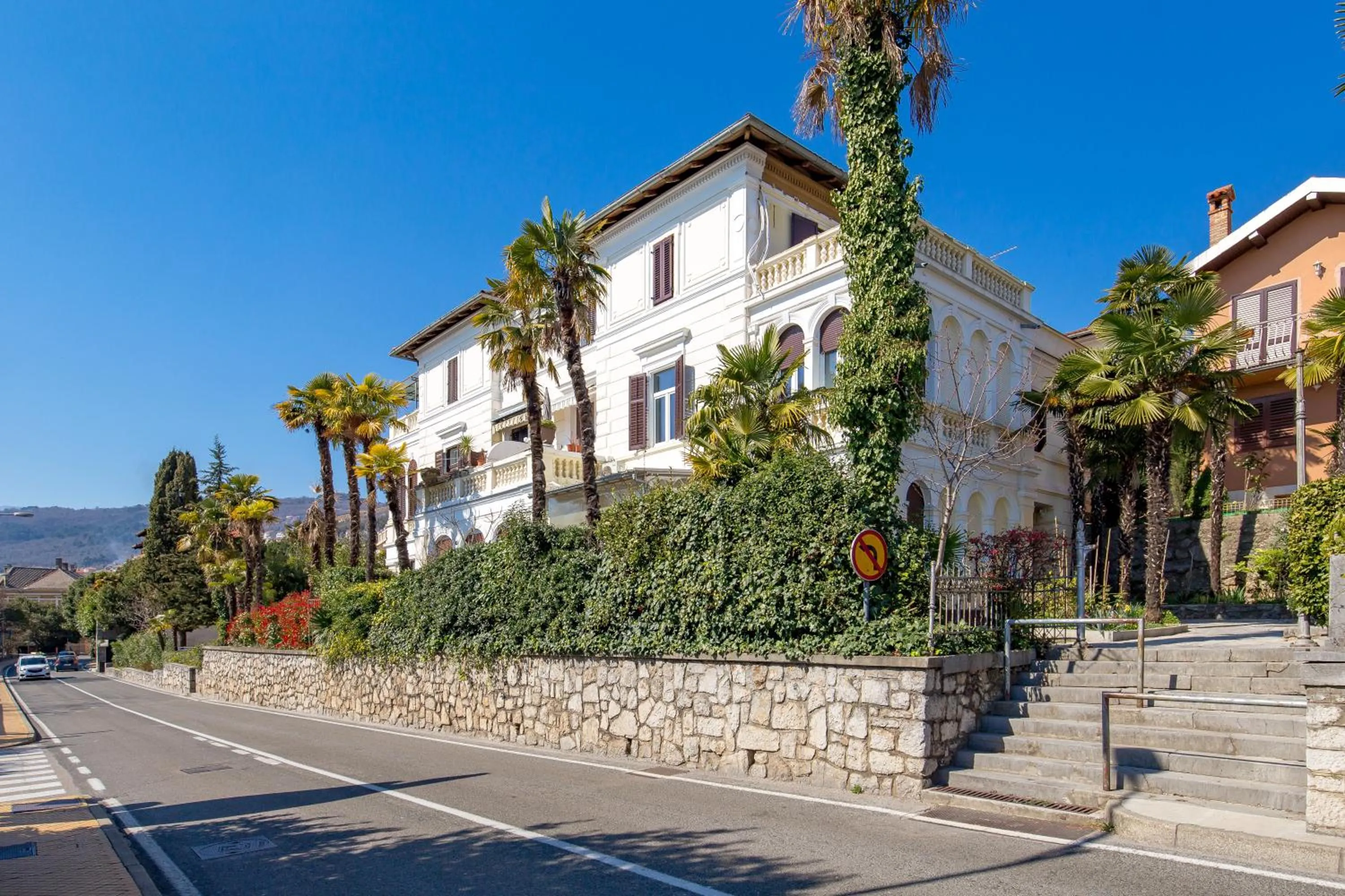 Property building in Apartman Rhea