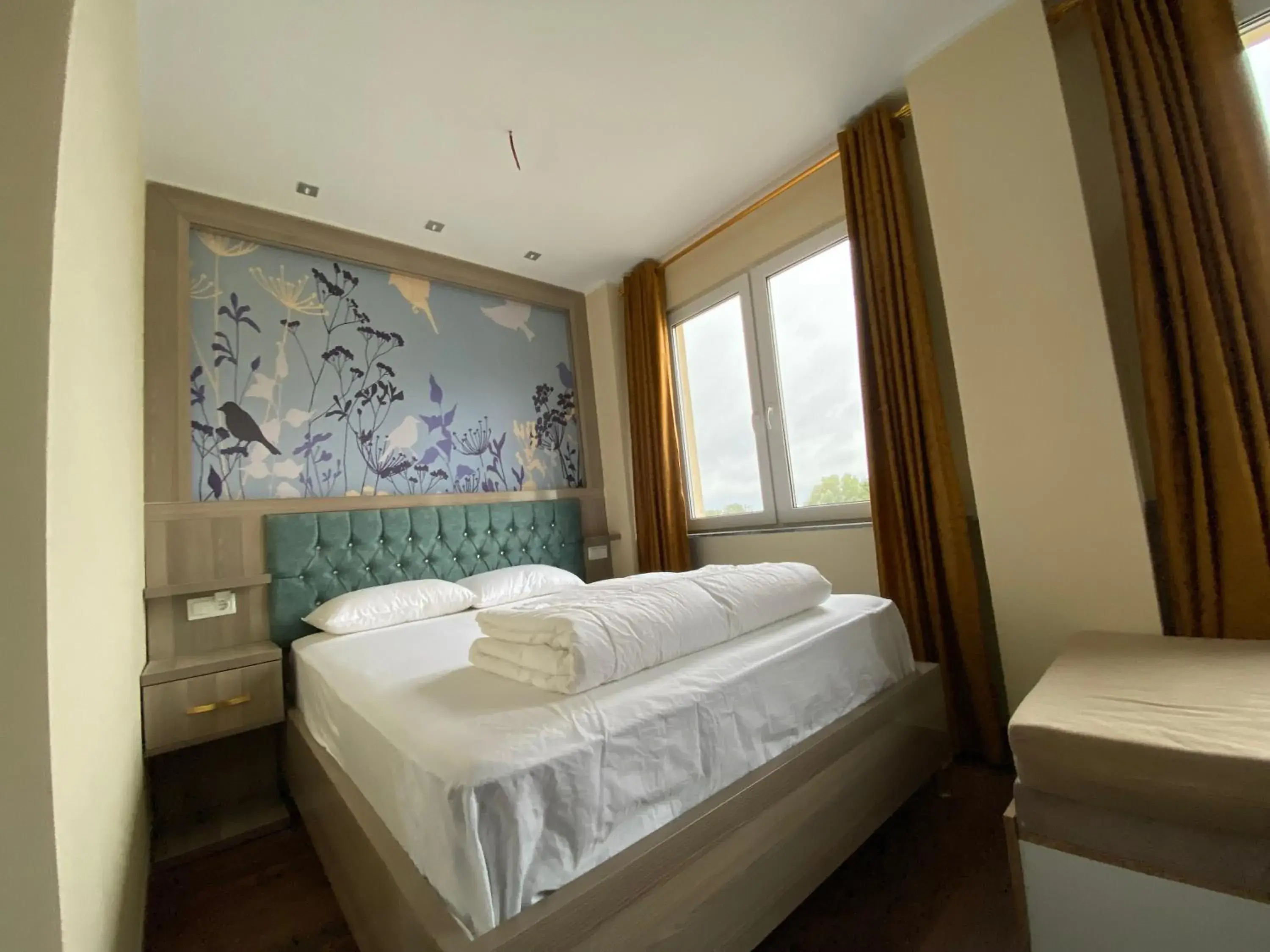 Double Room with Private Bathroom in Hotel Grand Inn Double Room with Private Bathroom in Hotel Grand Inn