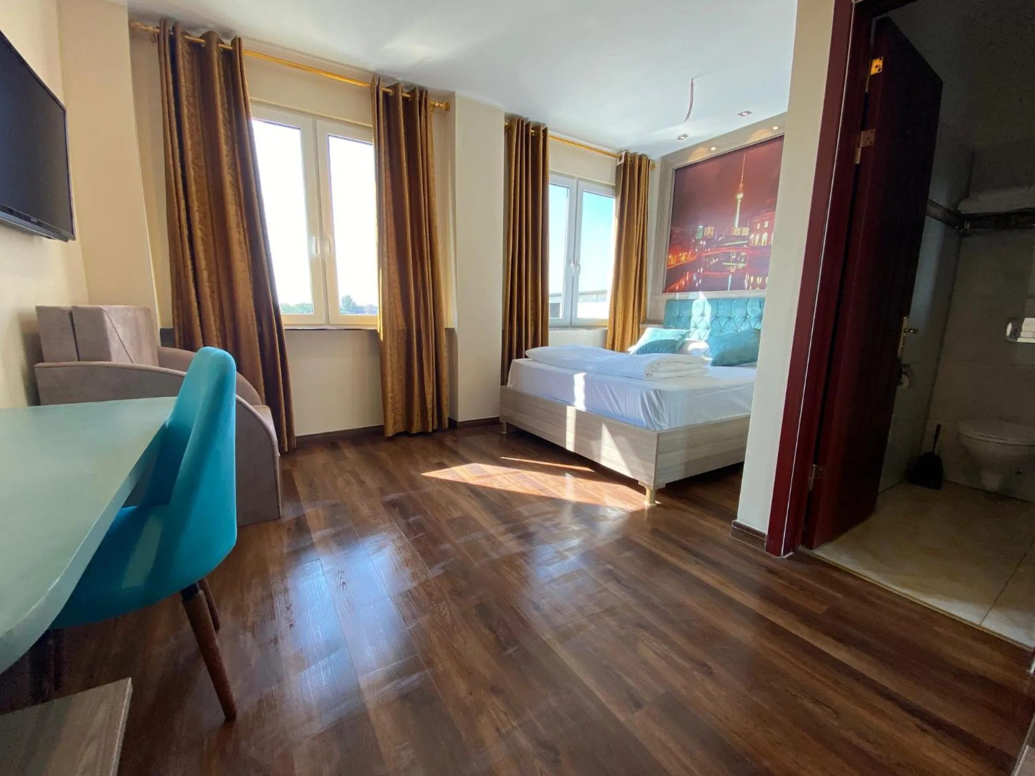 Photo of the whole room, Bed in Hotel Grand Inn