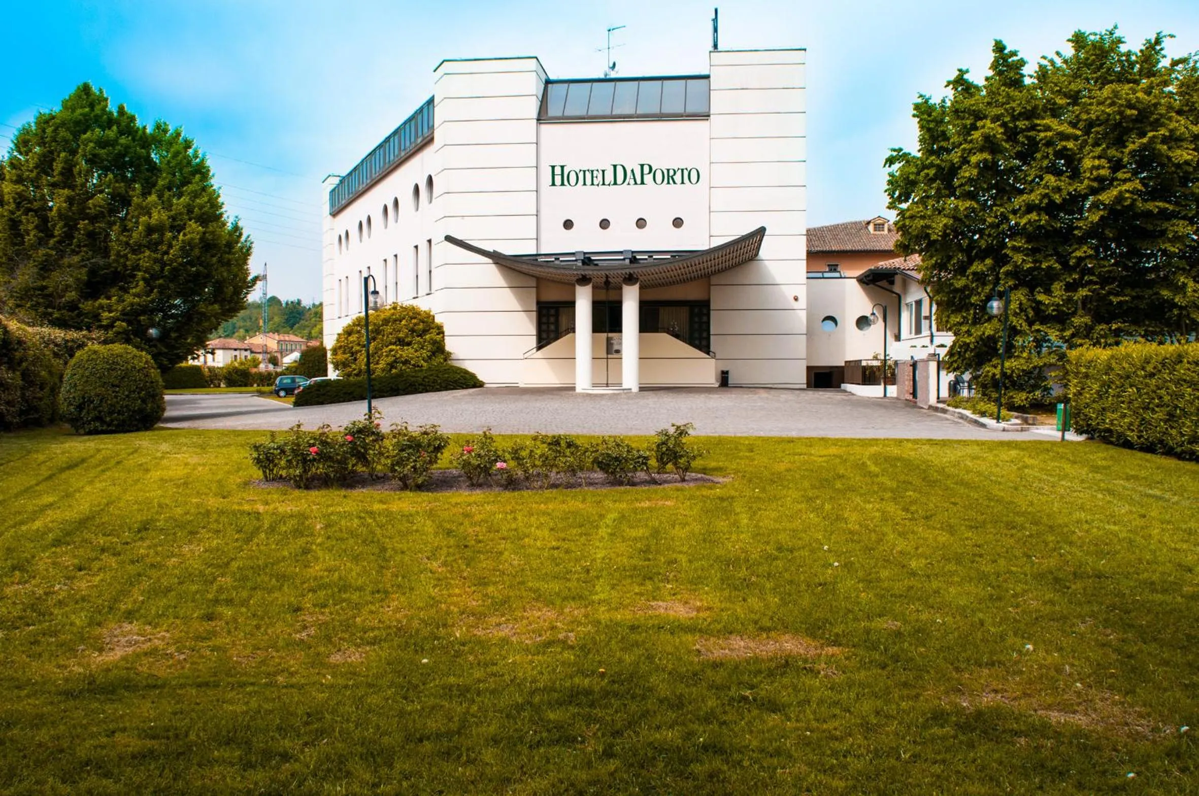 Property building in Hotel Da Porto