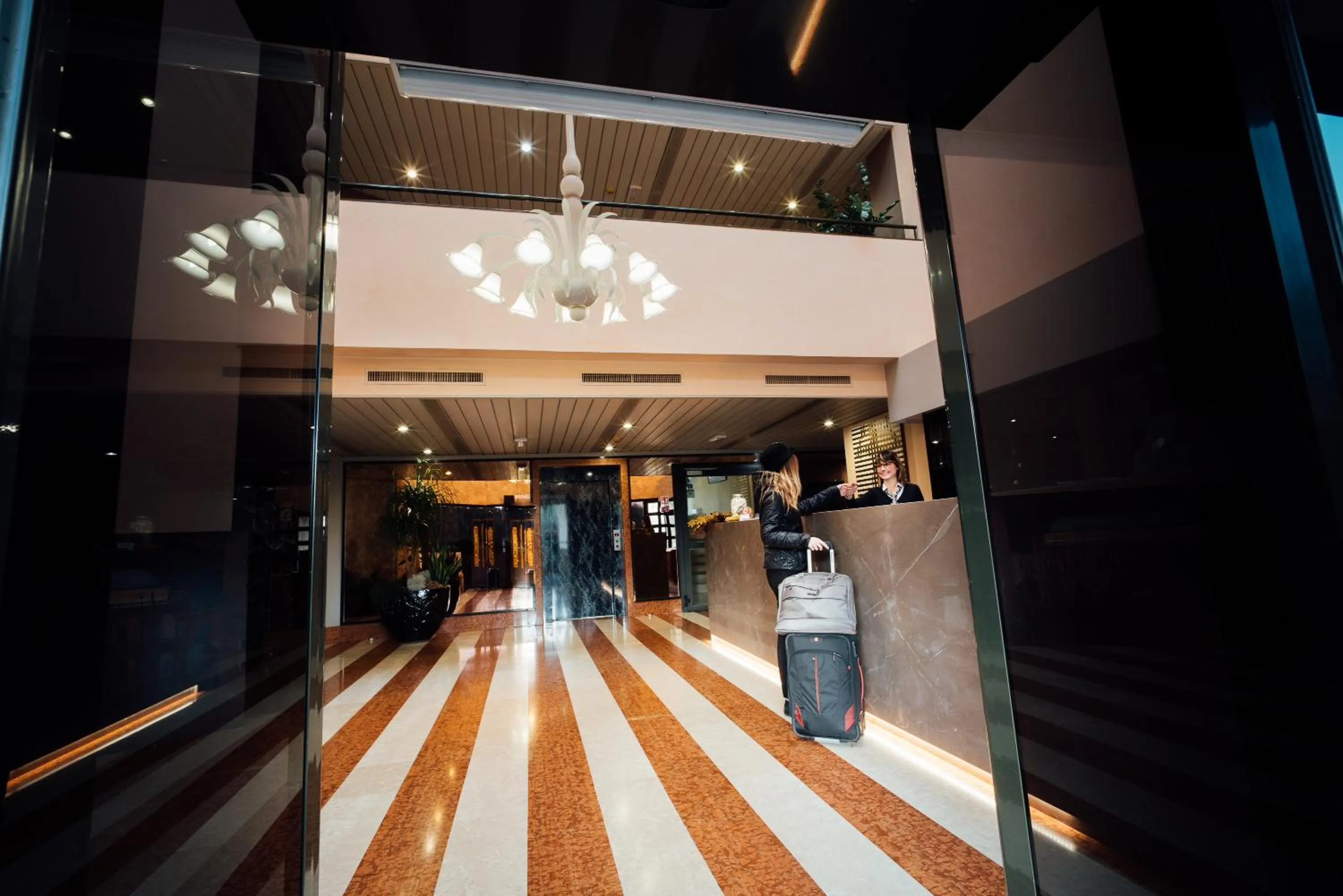 Communal lounge/ TV room in Hotel Da Porto