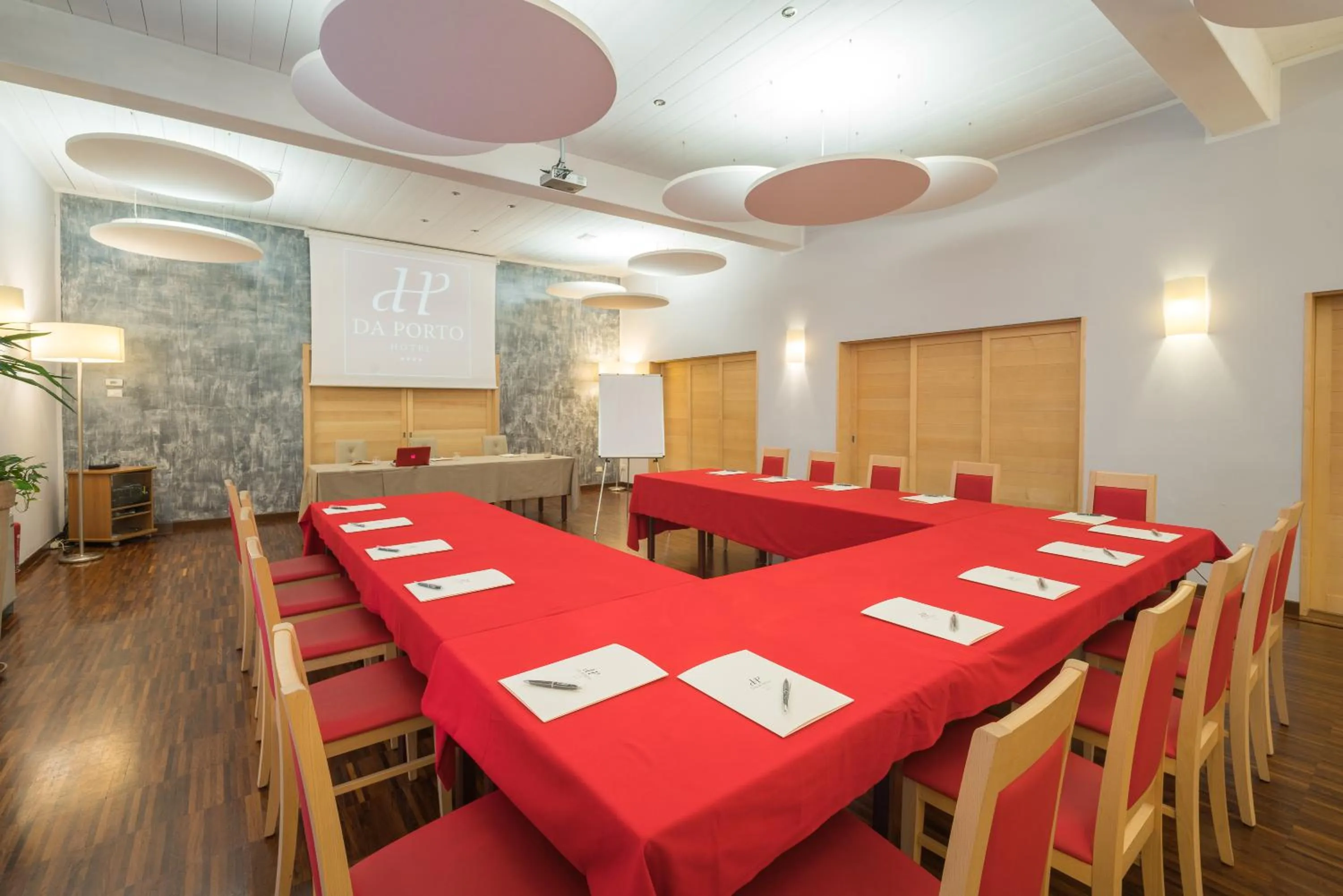 Business facilities in Hotel Da Porto