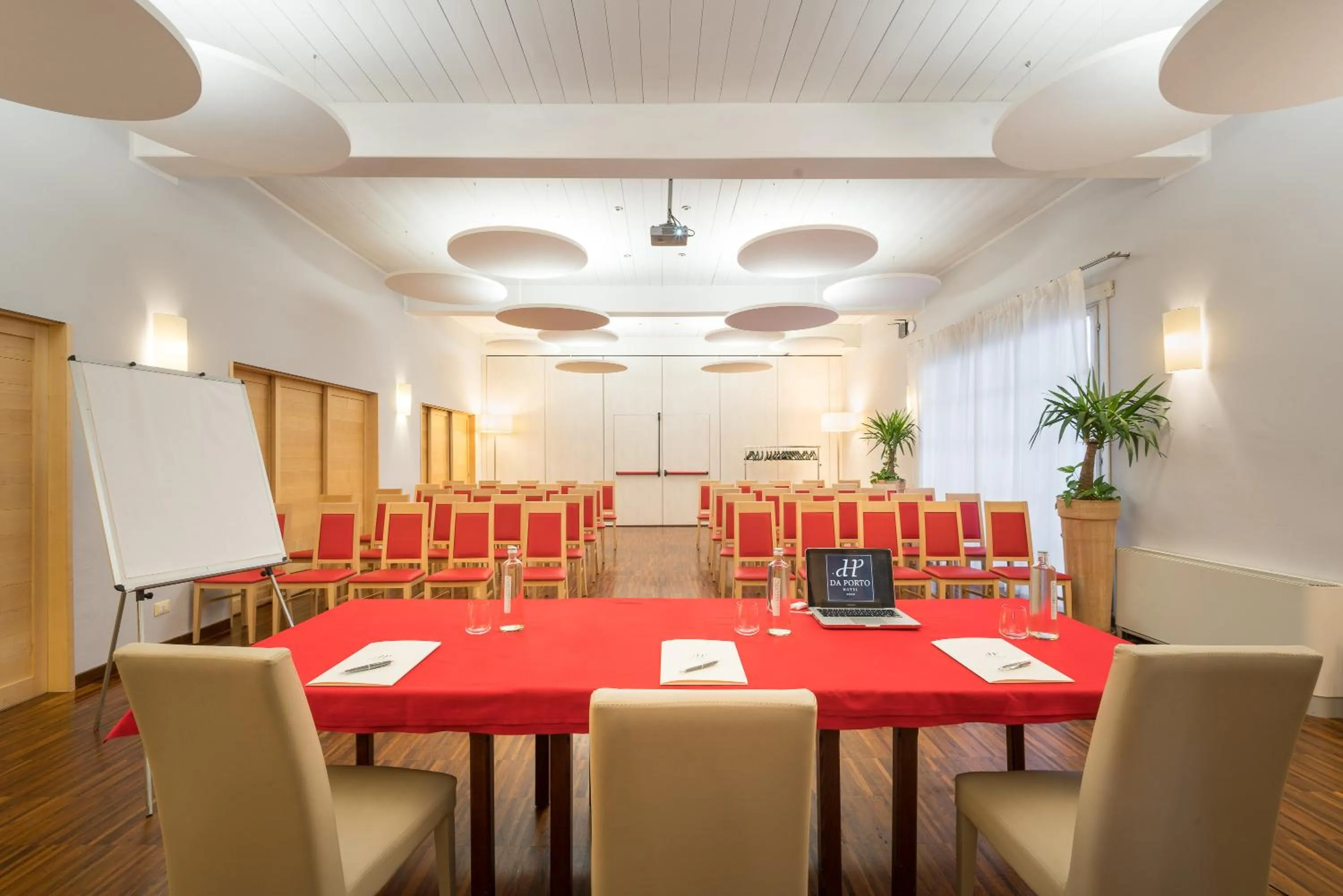 Business facilities in Hotel Da Porto