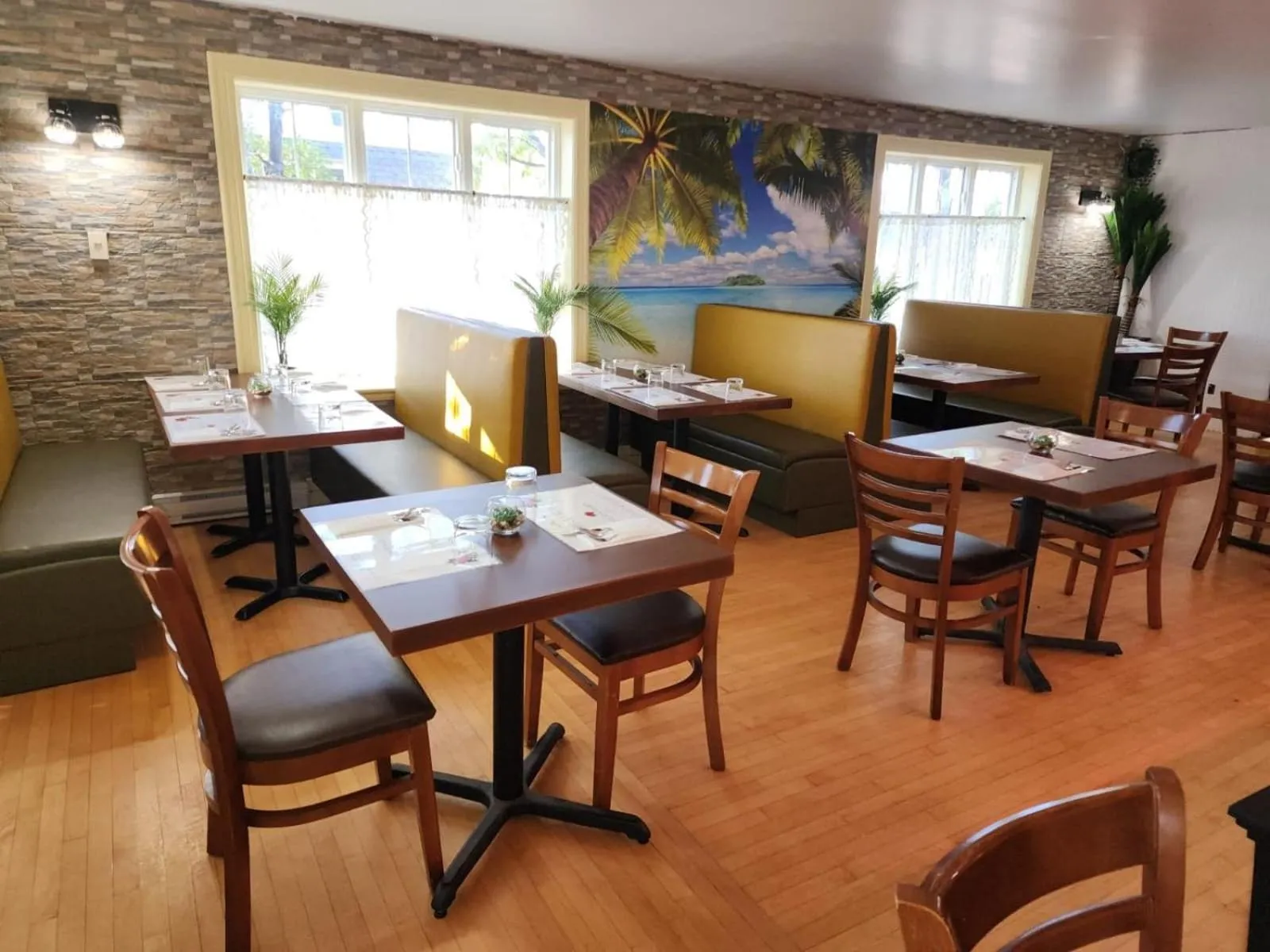 Restaurant/places to eat in hôtel Fleurs Karaïbes