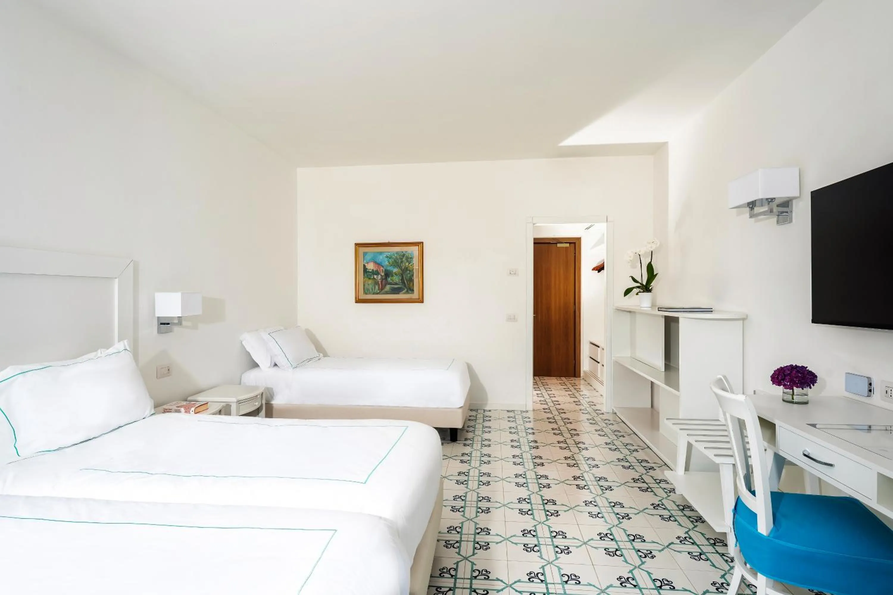 Bedroom, Bed in Grand Hotel Vesuvio