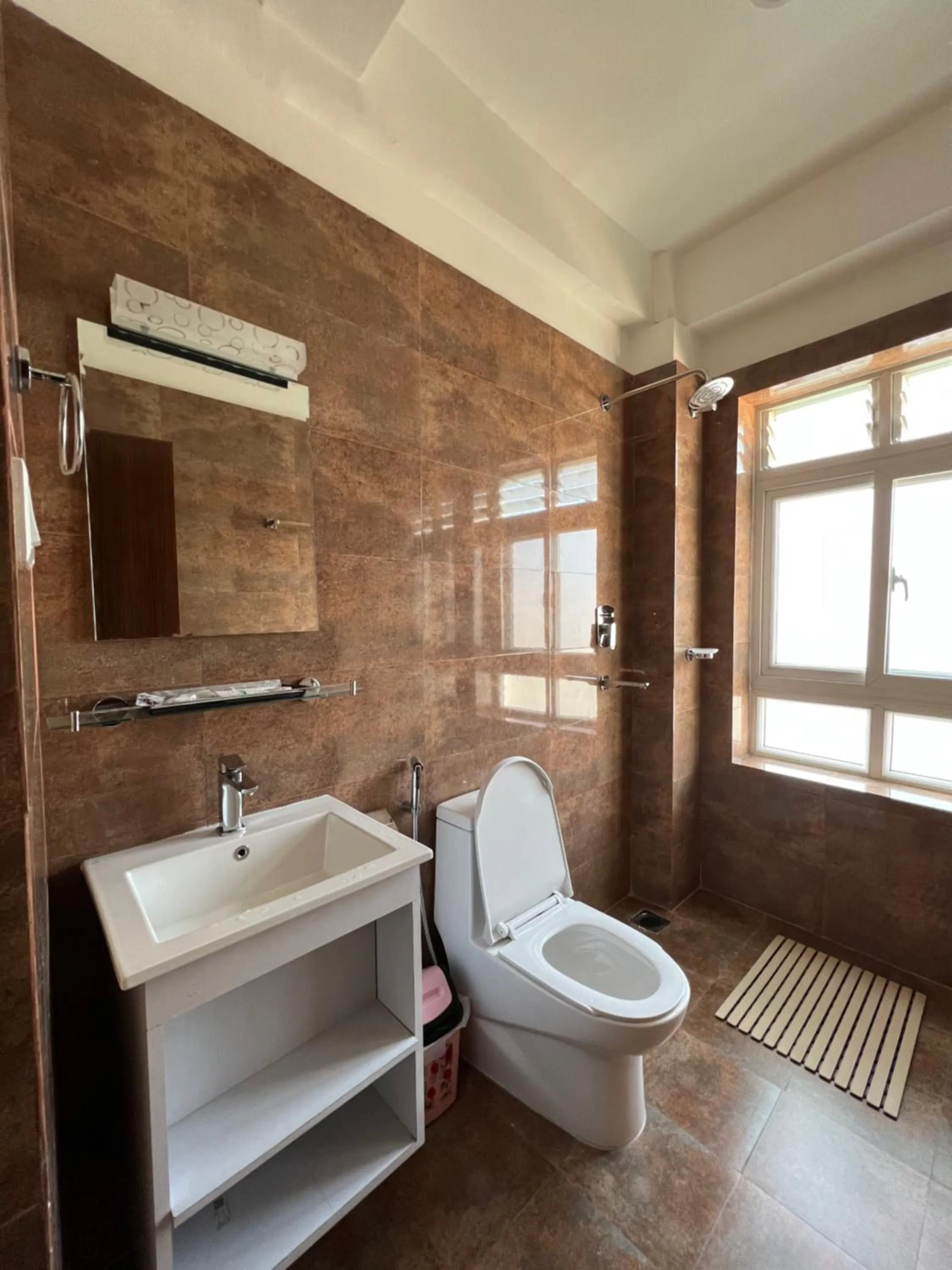 Toilet in Hotel Kesu Home