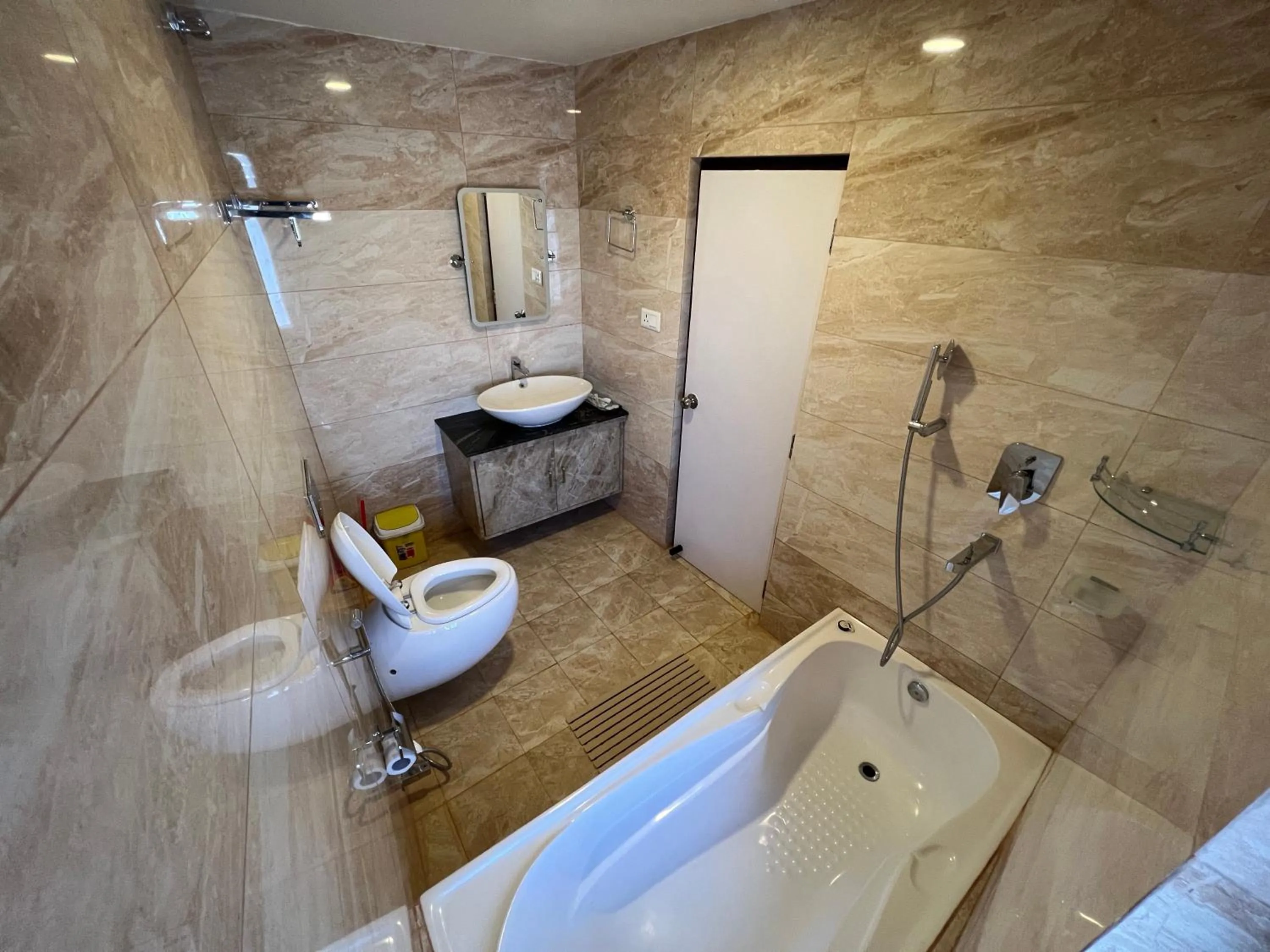 Toilet in Hotel Kesu Home