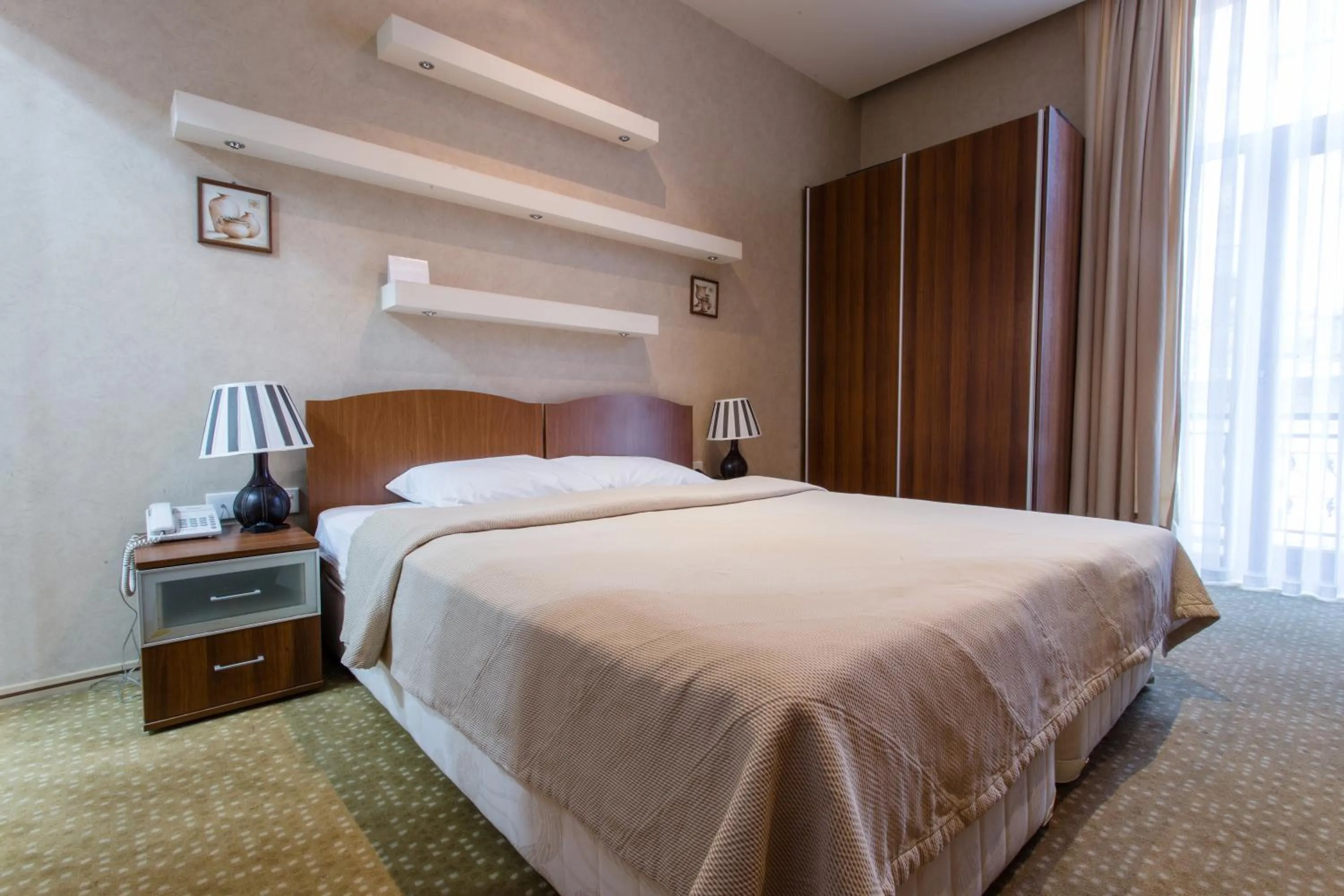 TV and multimedia, Bed in Austin Hotel Baku