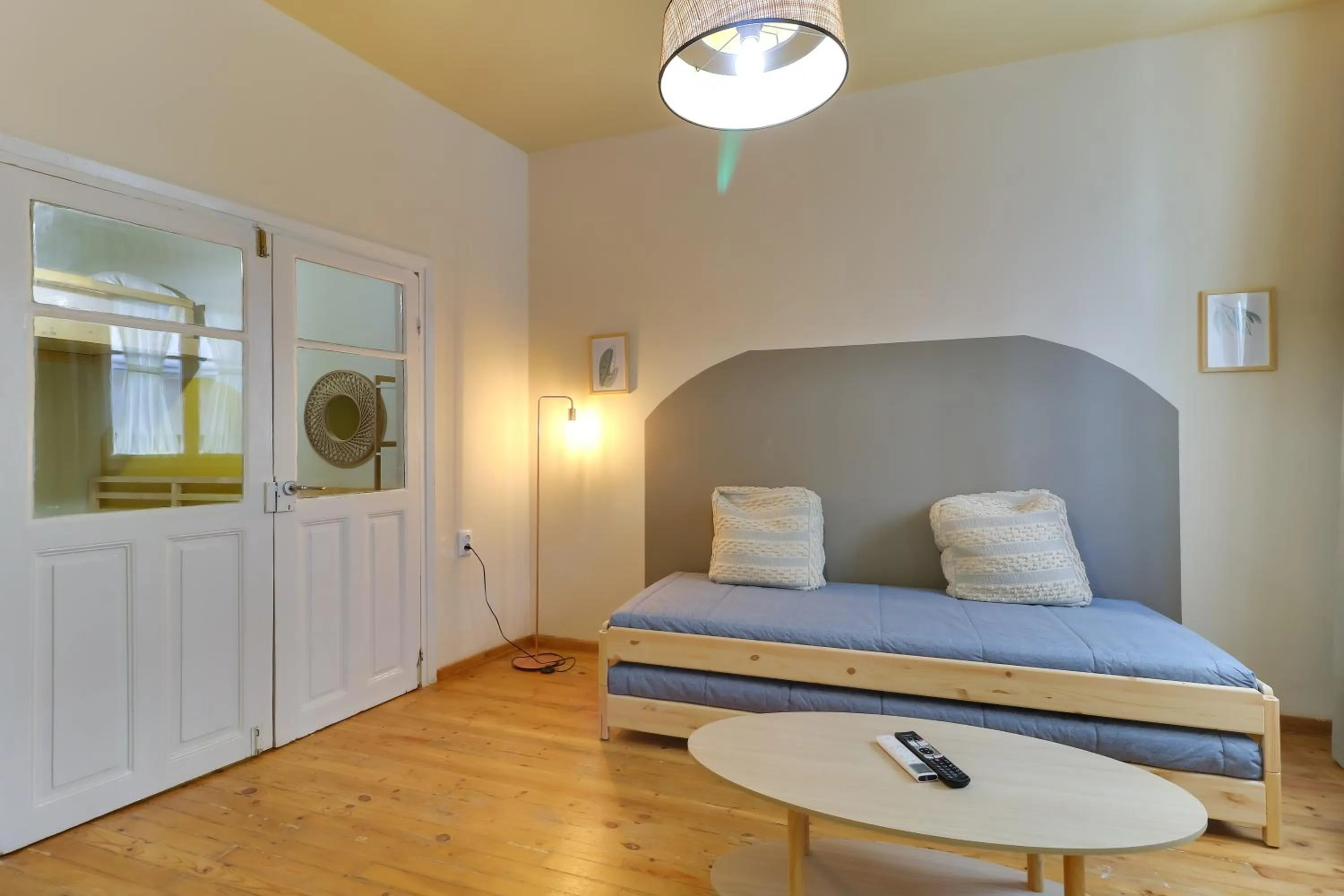 Living room, Bed in athensvintage