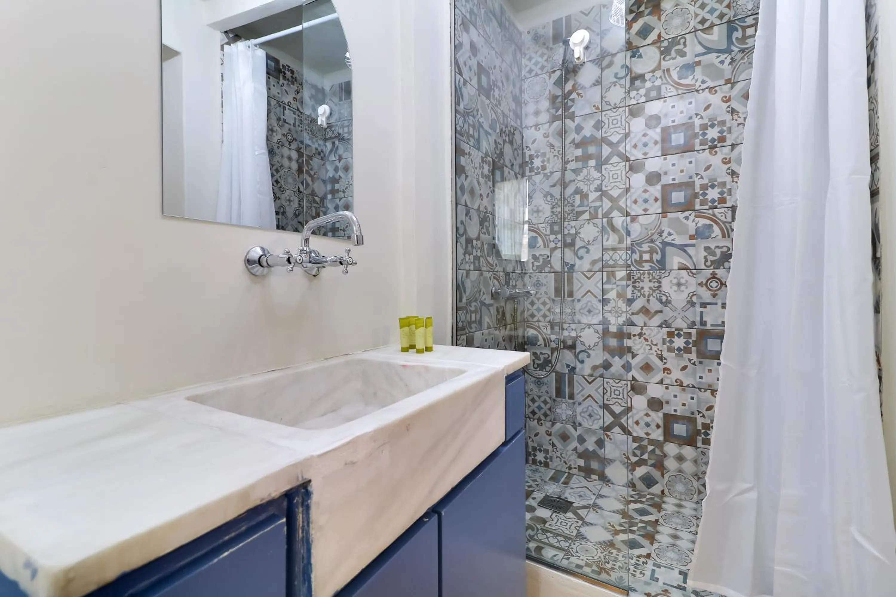 Shower in athensvintage