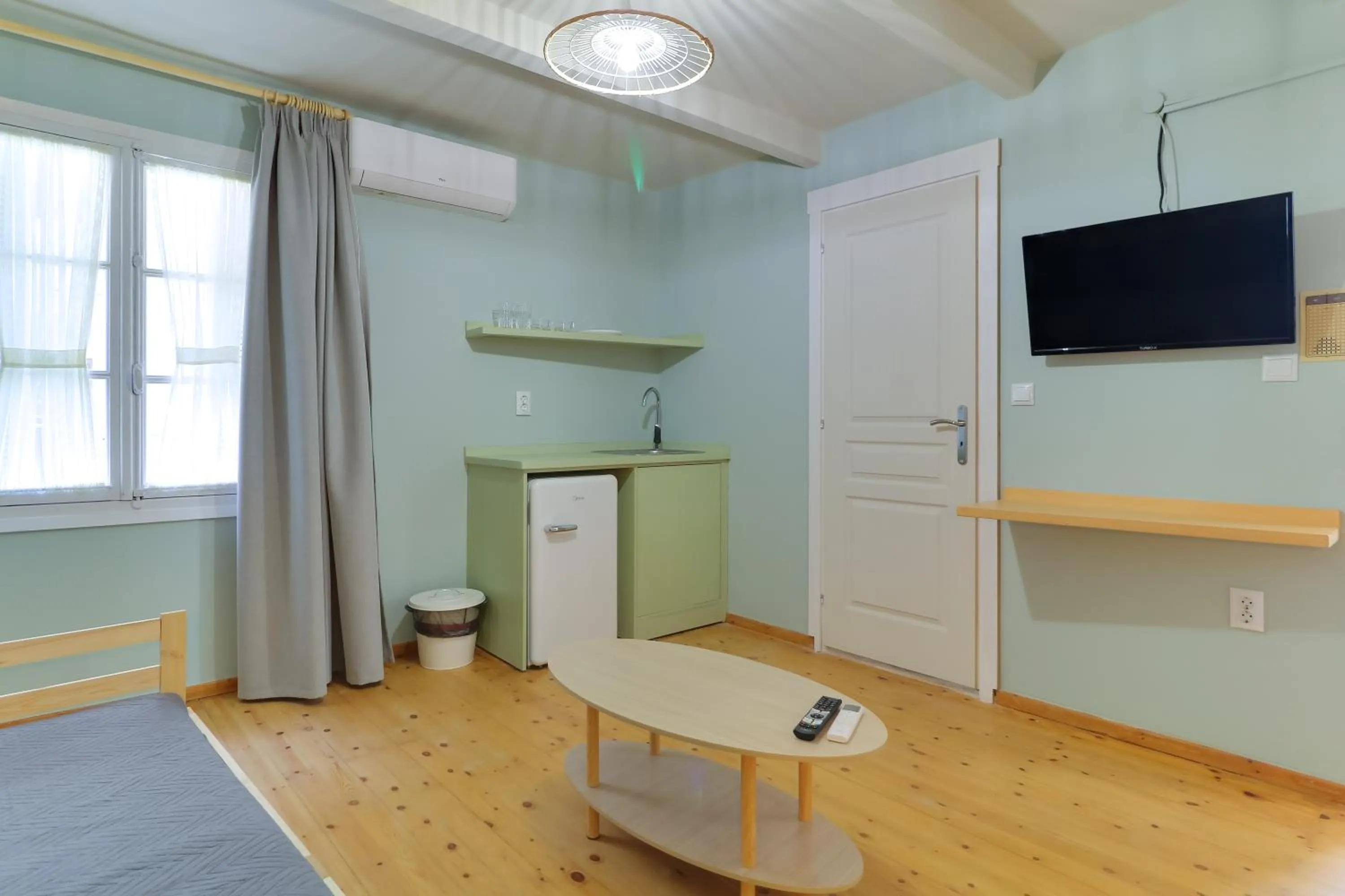 Kitchen or kitchenette in athensvintage