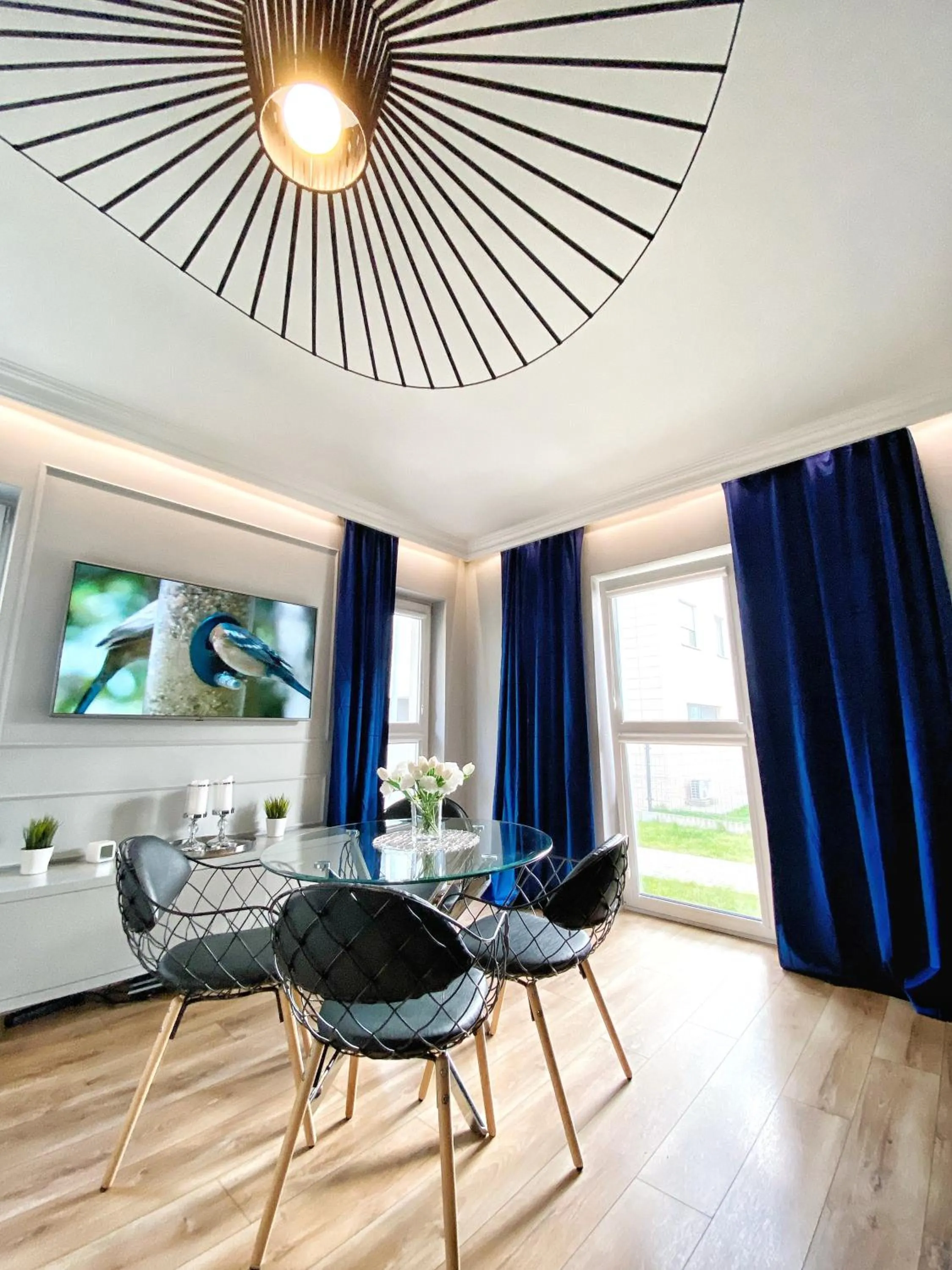 Communal lounge/ TV room in BP Gray Premium