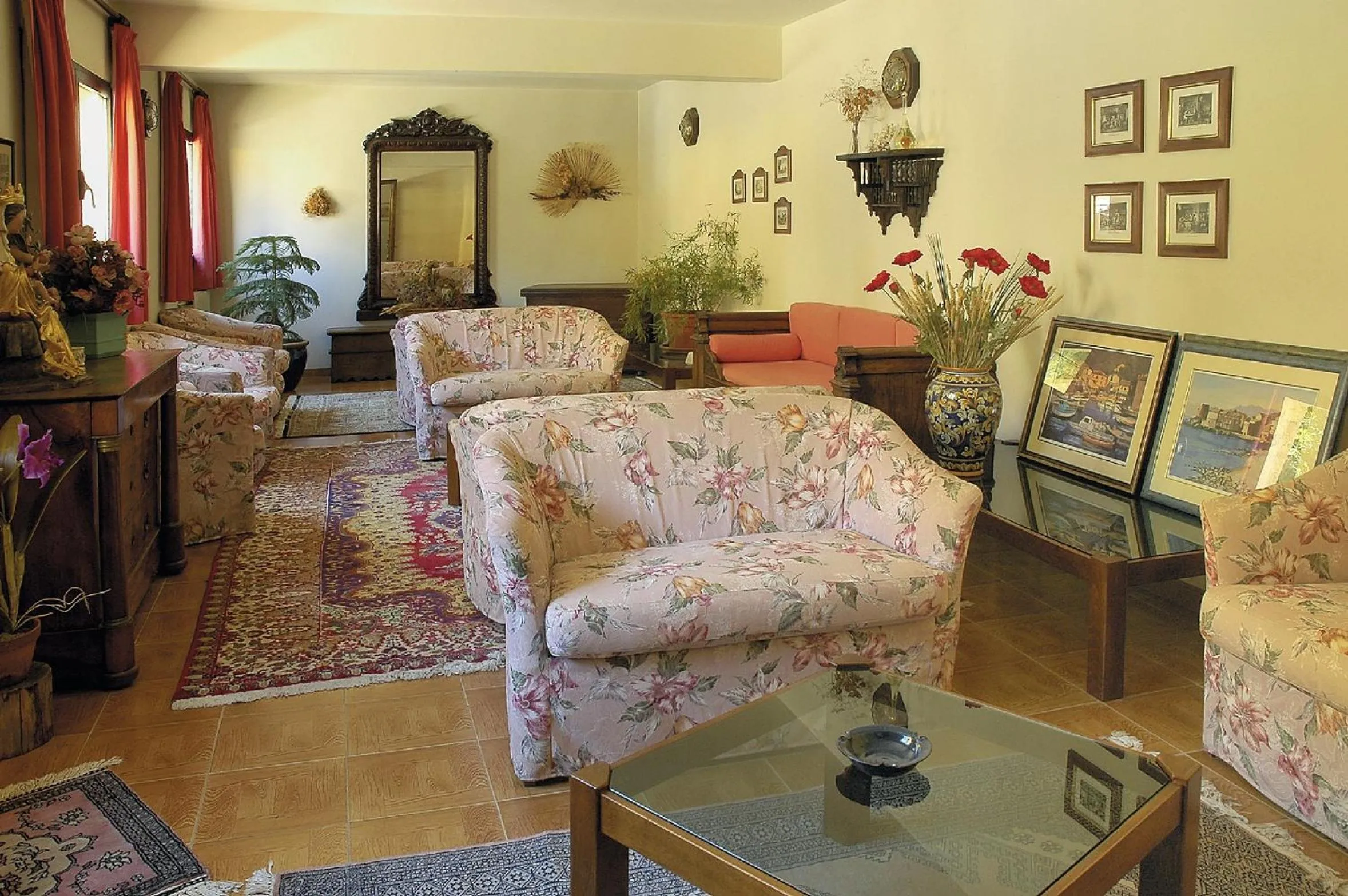 Lounge or bar in Hôtel Aïtone