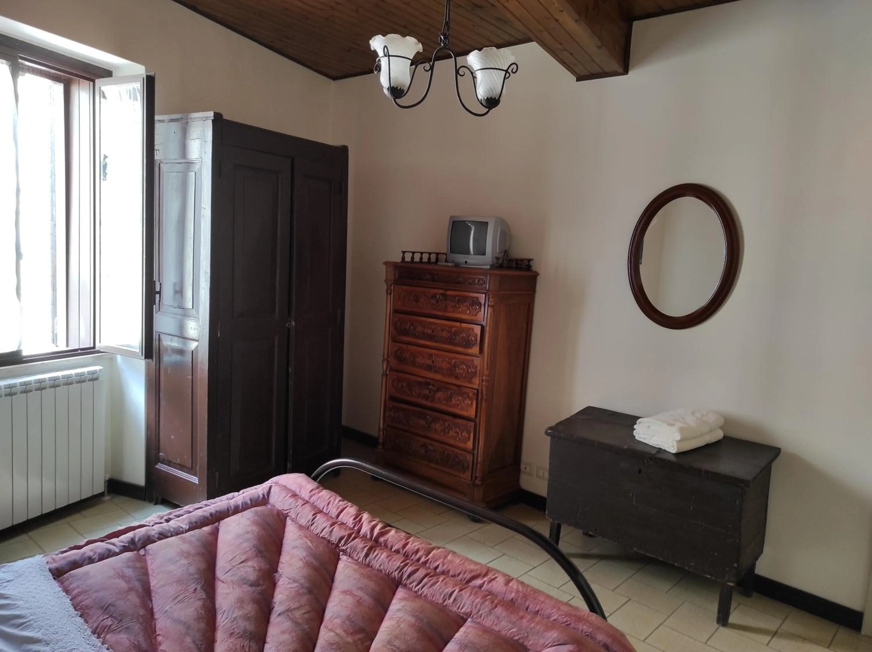 wardrobe in Antica Dimora Palazzo Rovitti