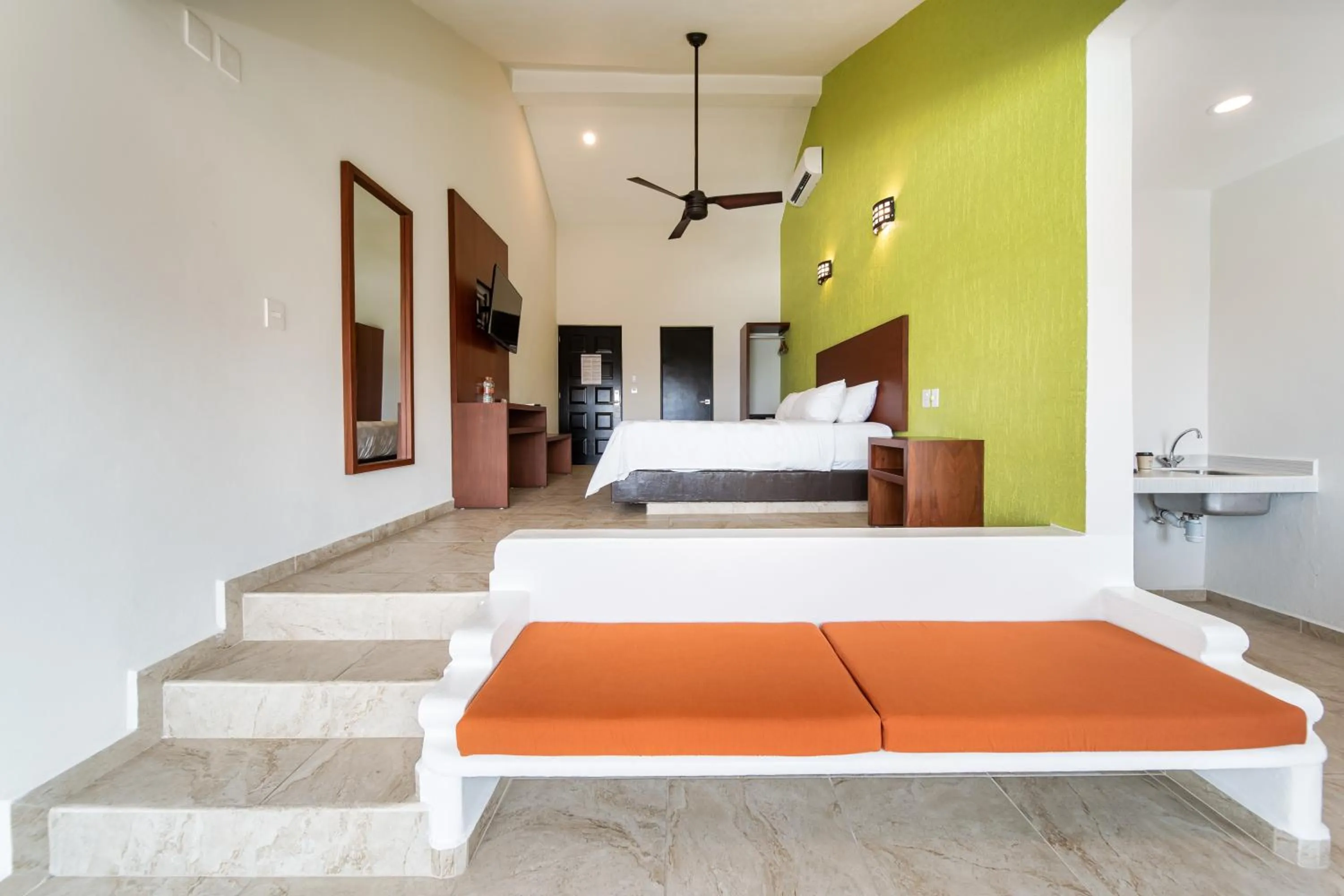 Photo of the whole room, Bed in Villas Coral Huatulco