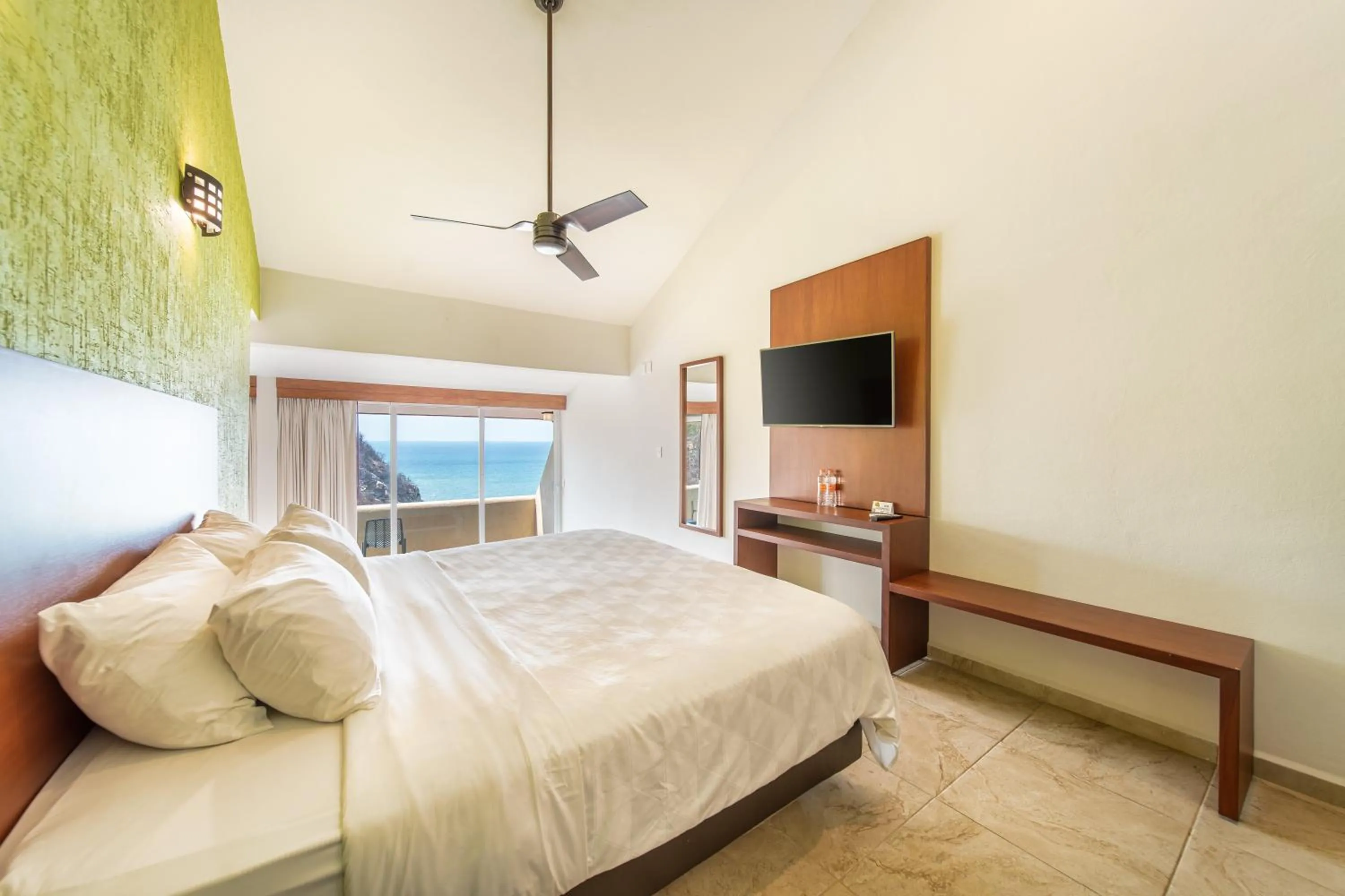 Bedroom, Bed in Villas Coral Huatulco