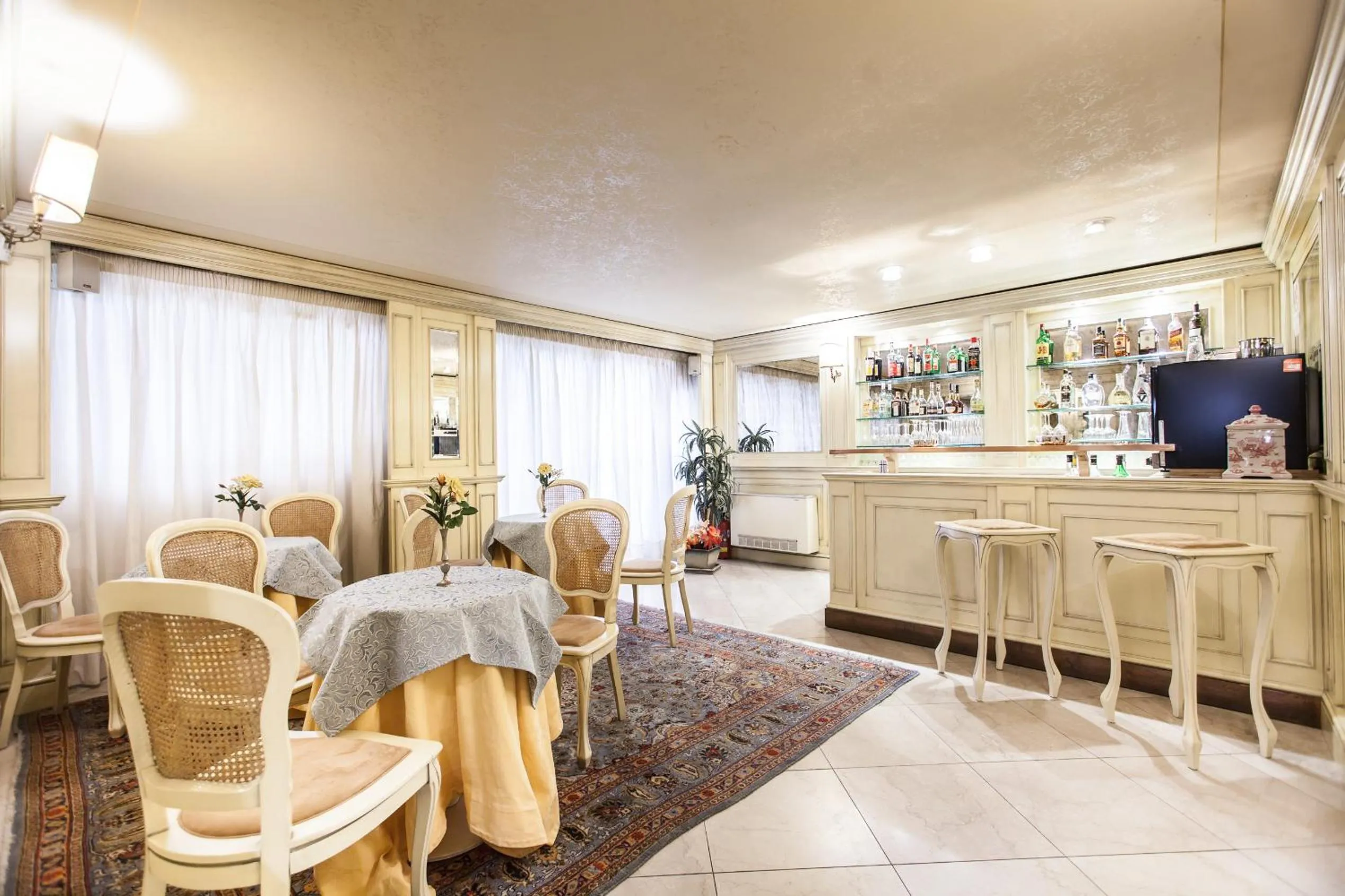 Lounge or bar in Hotel San Luca