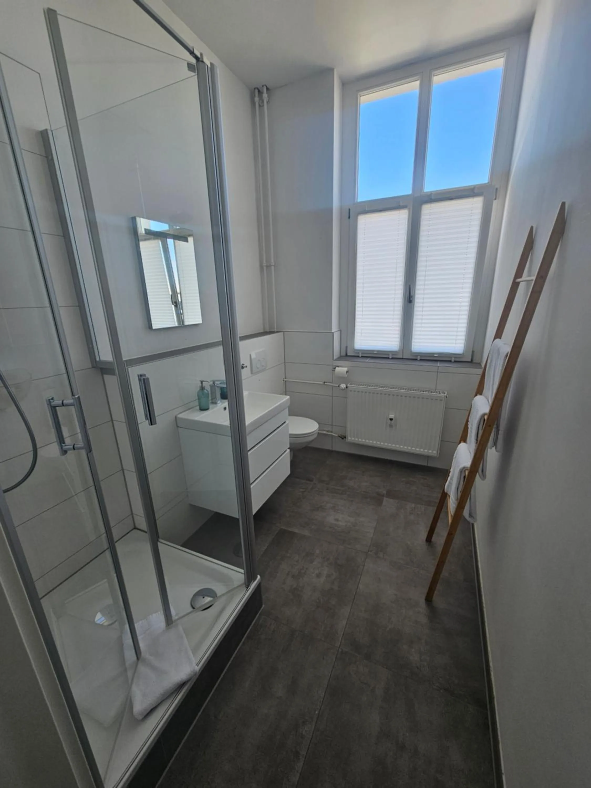 Shower in Best Boarding House