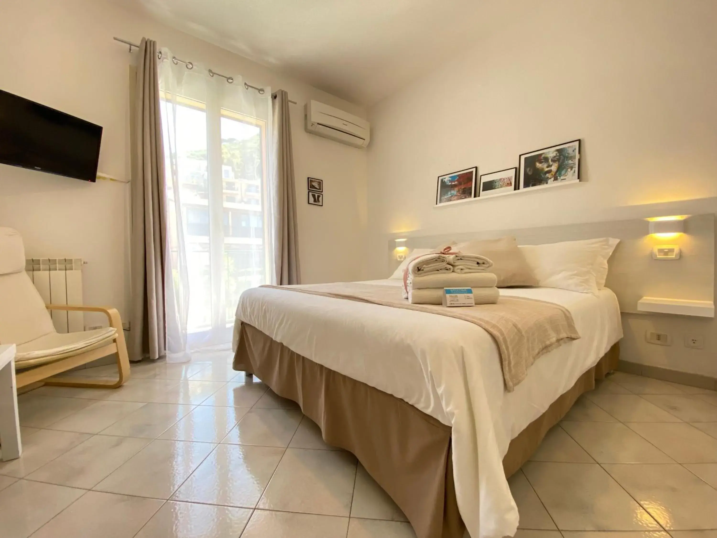 Triple Room with Balcony and Mountain View in Ma&Mi Guest House Triple Room with Balcony and Mountain View in Ma&Mi Guest House