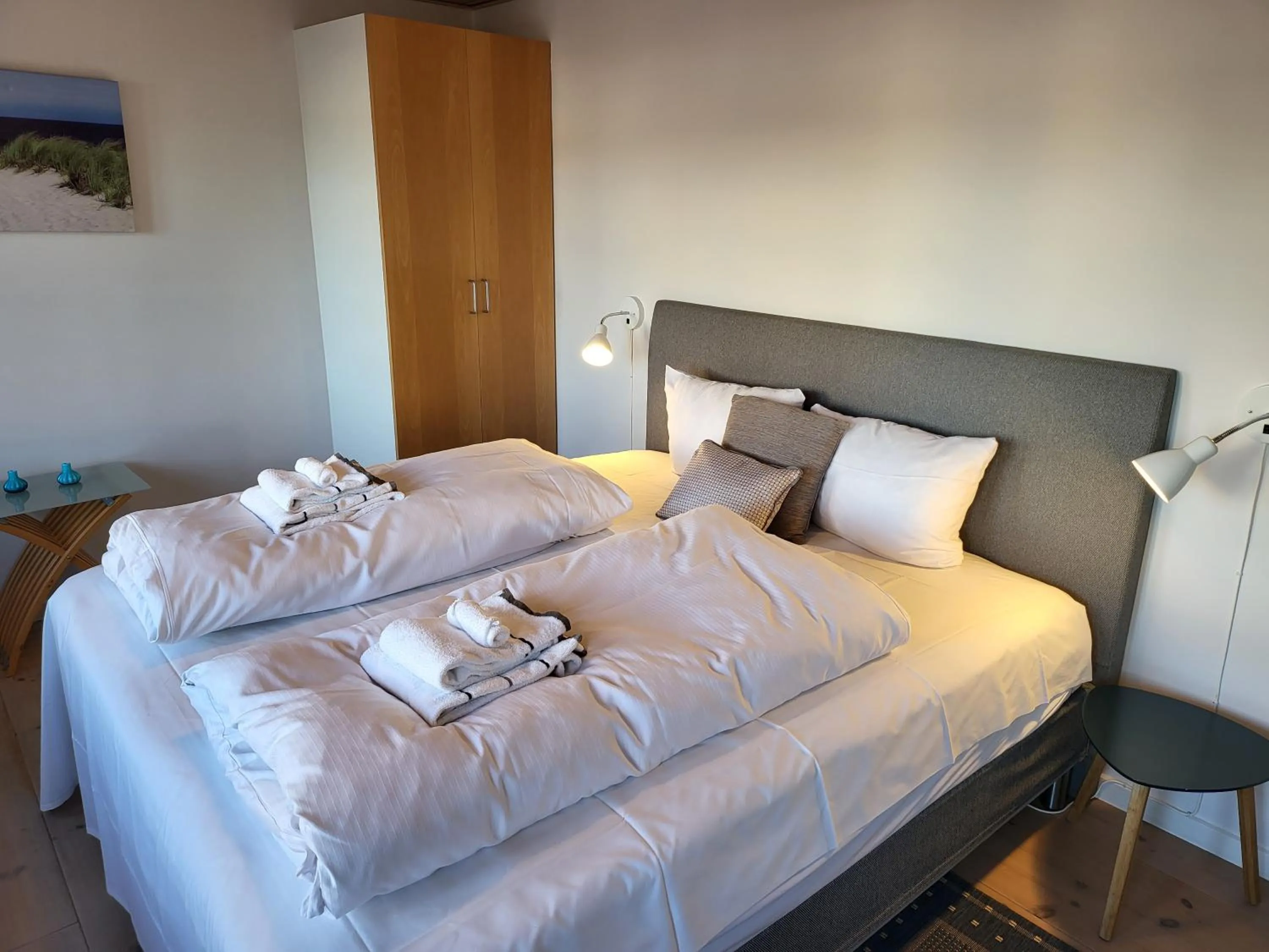 Bedroom, Bed in City Harbour House