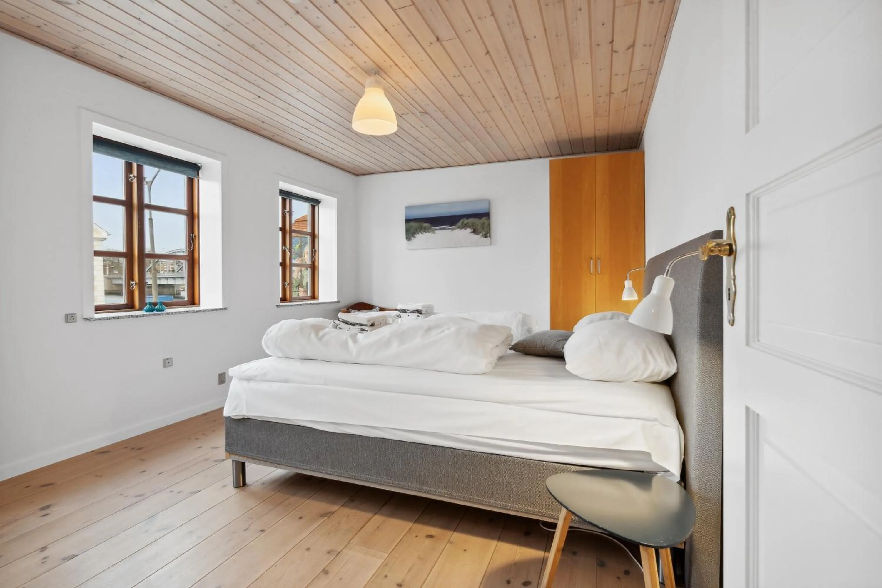 Bed in City Harbour House