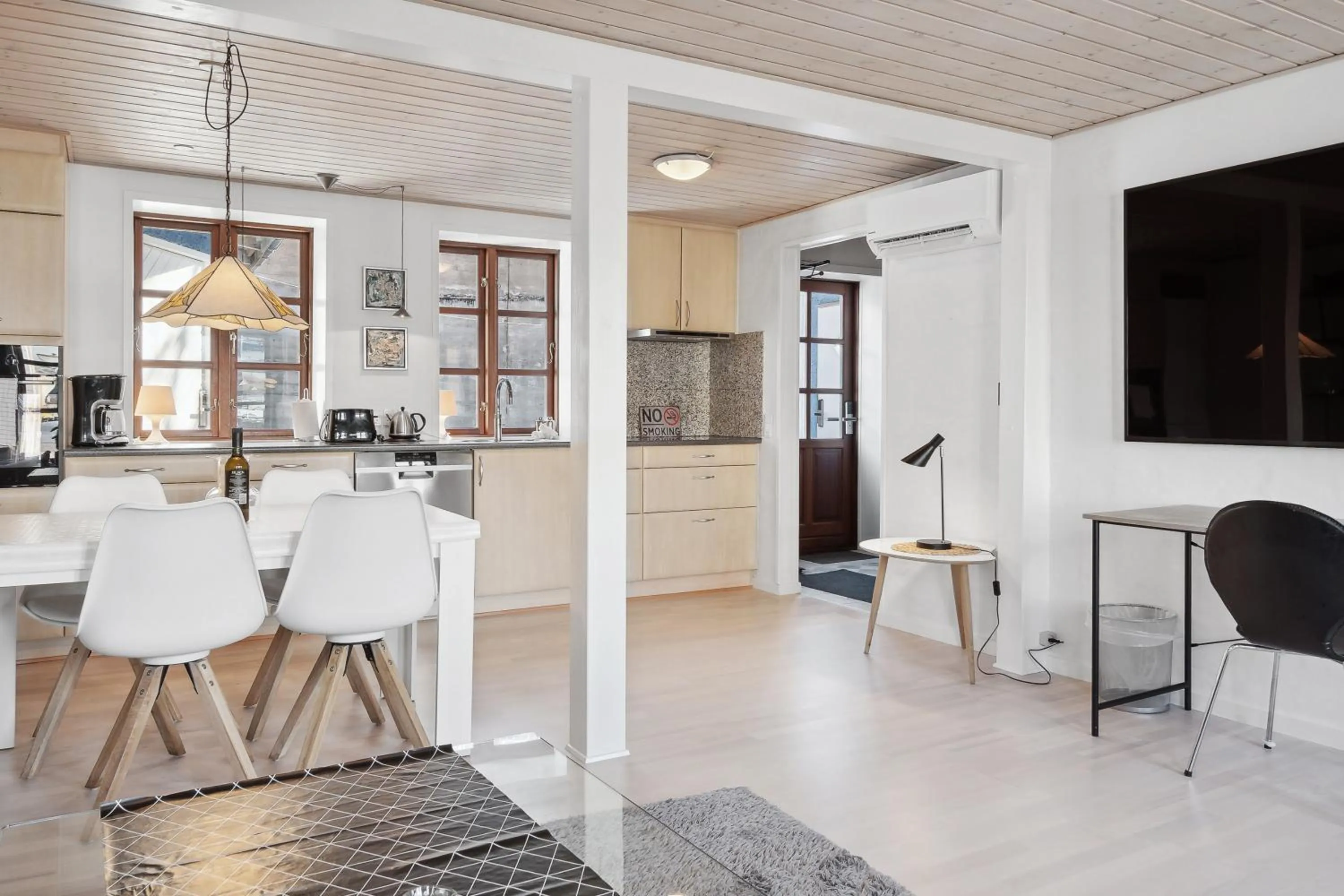 kitchen in City Harbour House