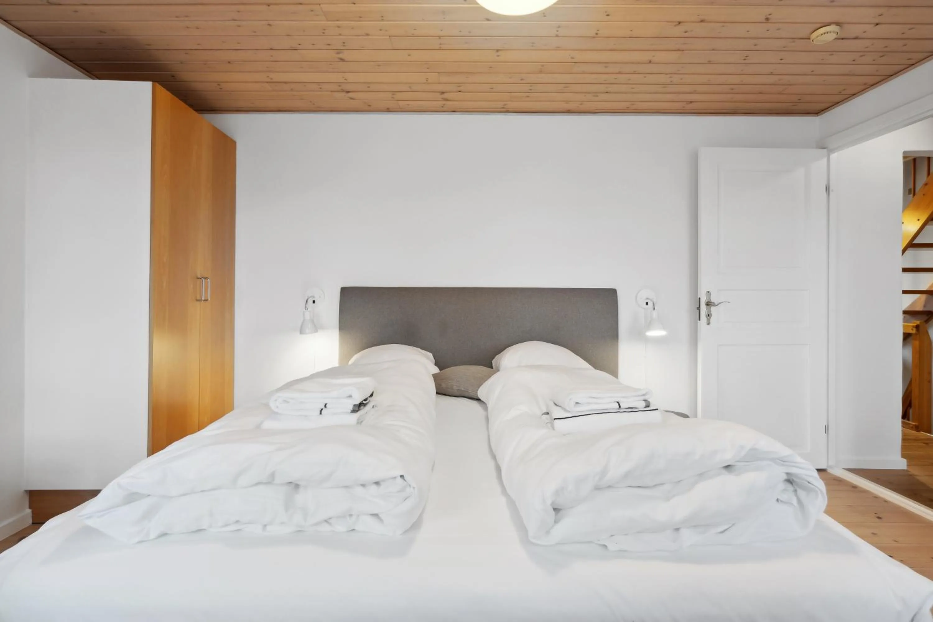 Bed in City Harbour House