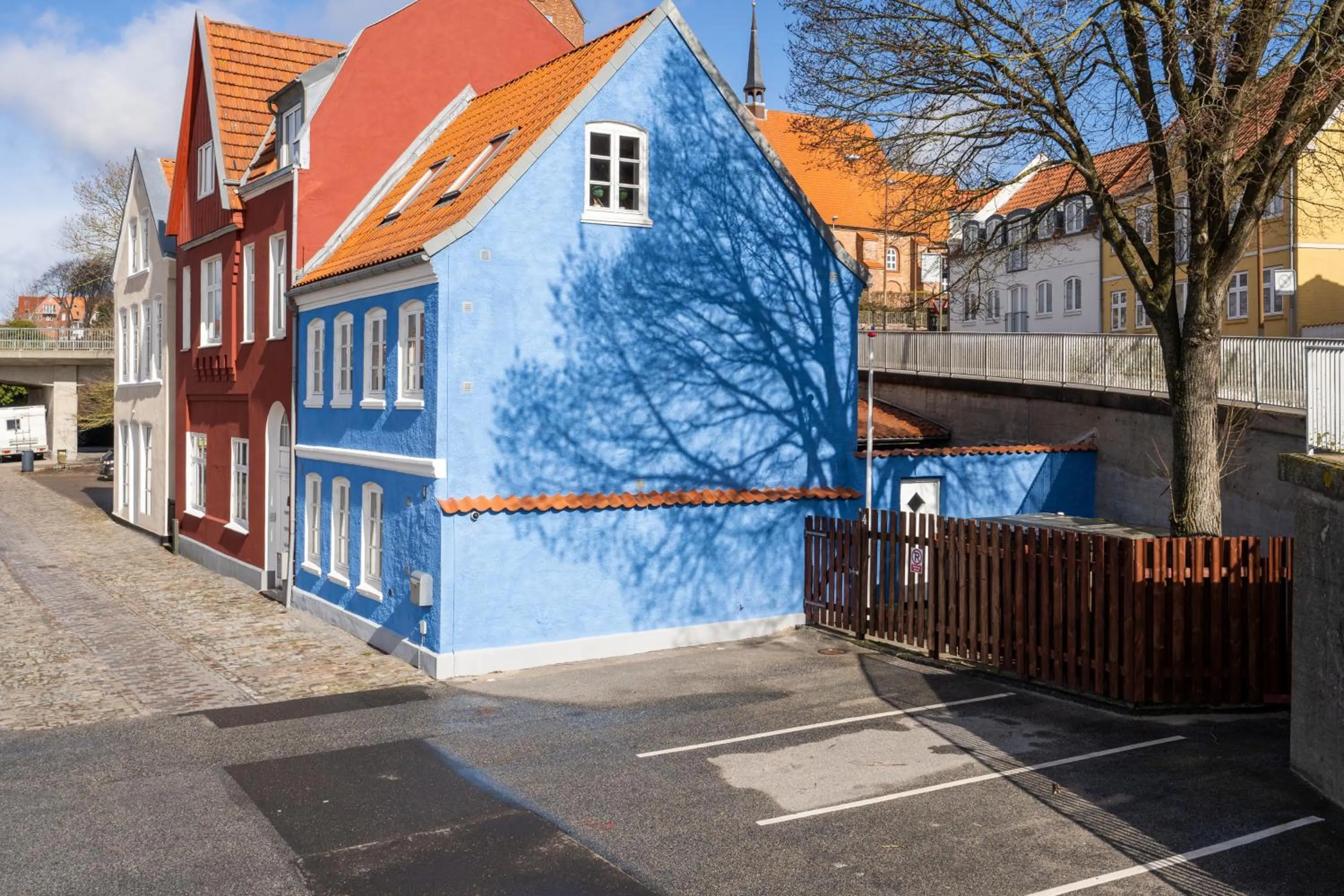 Property building in City Harbour House