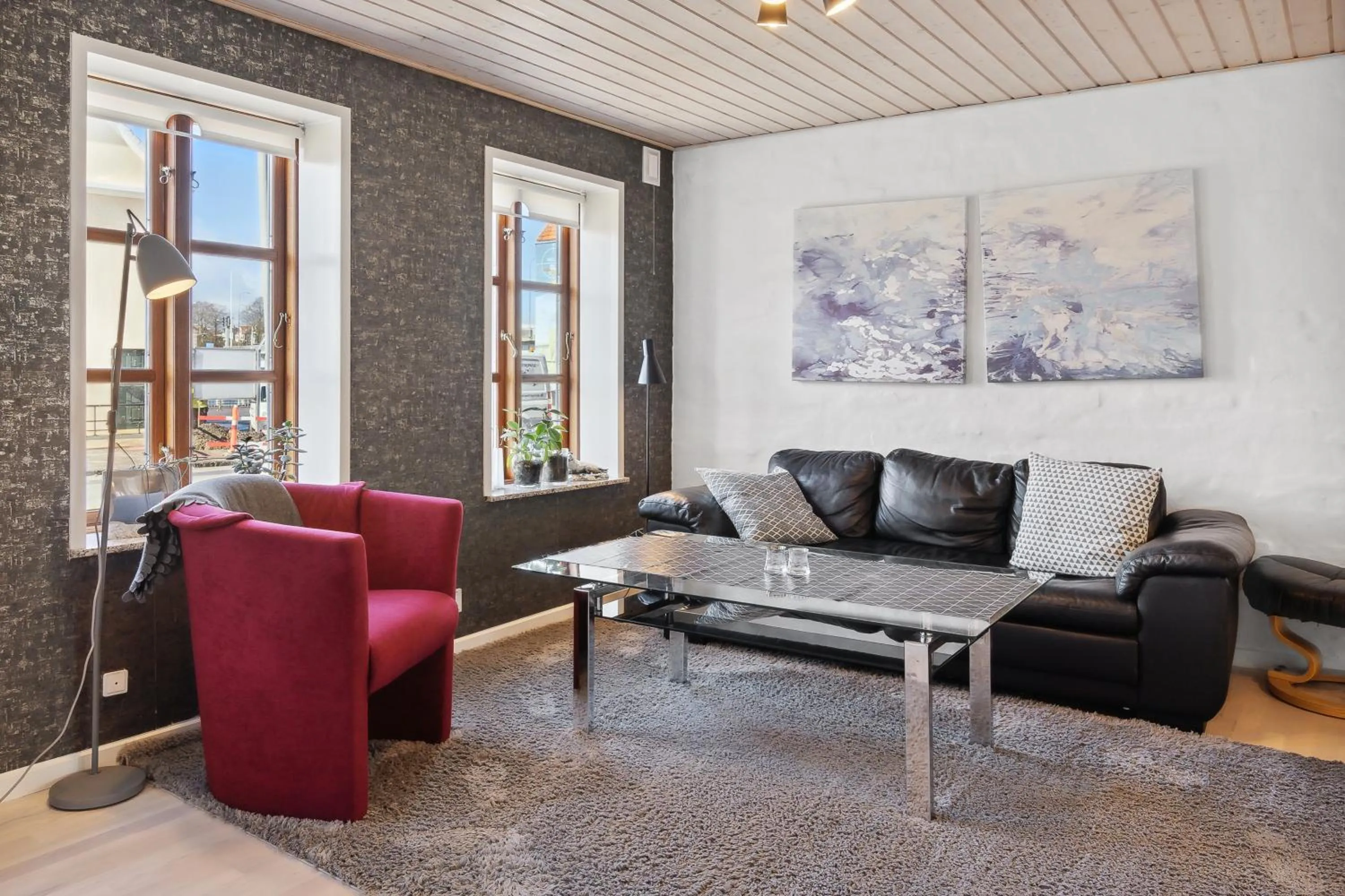 Living room in City Harbour House