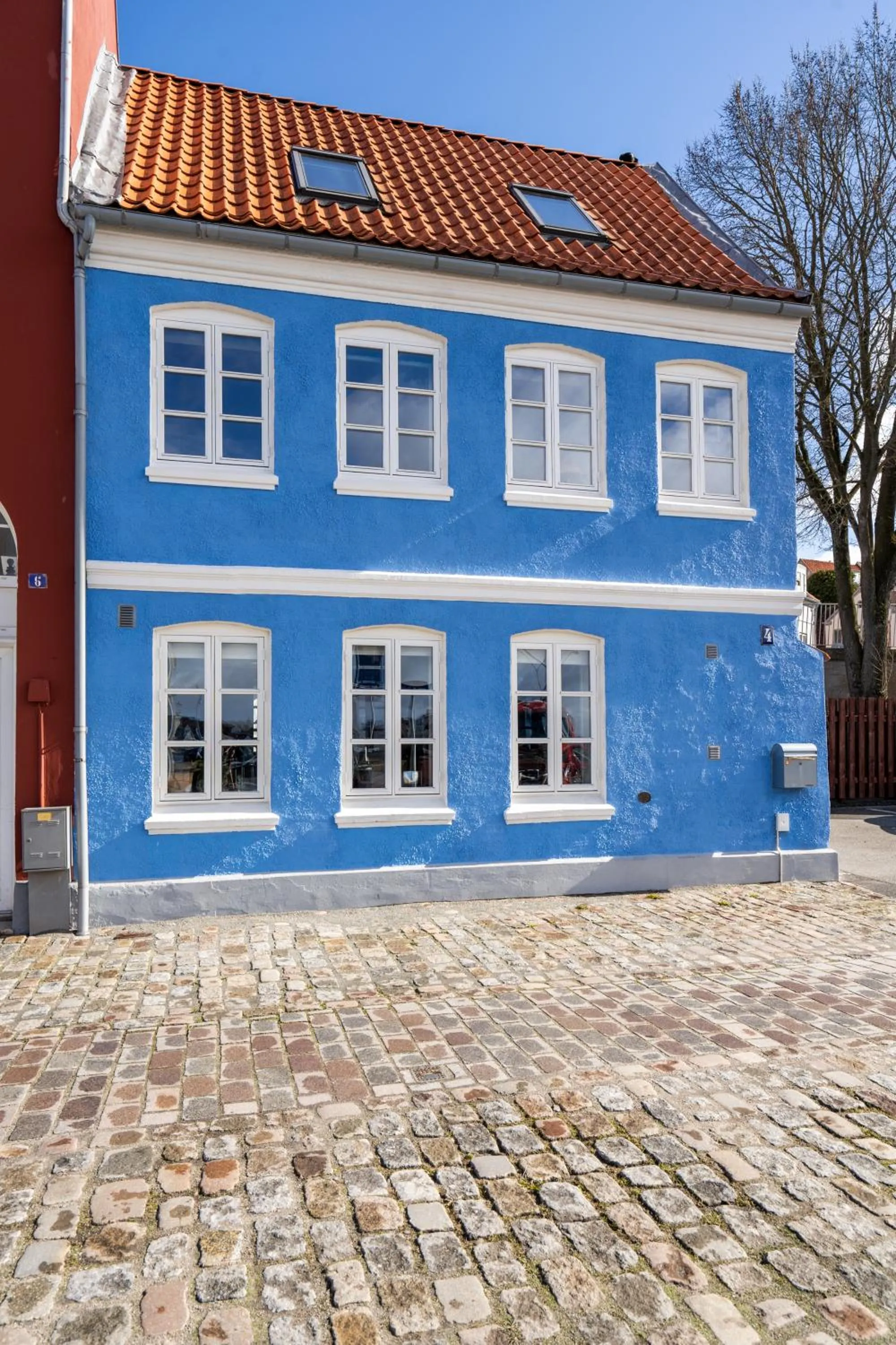 Property building in City Harbour House