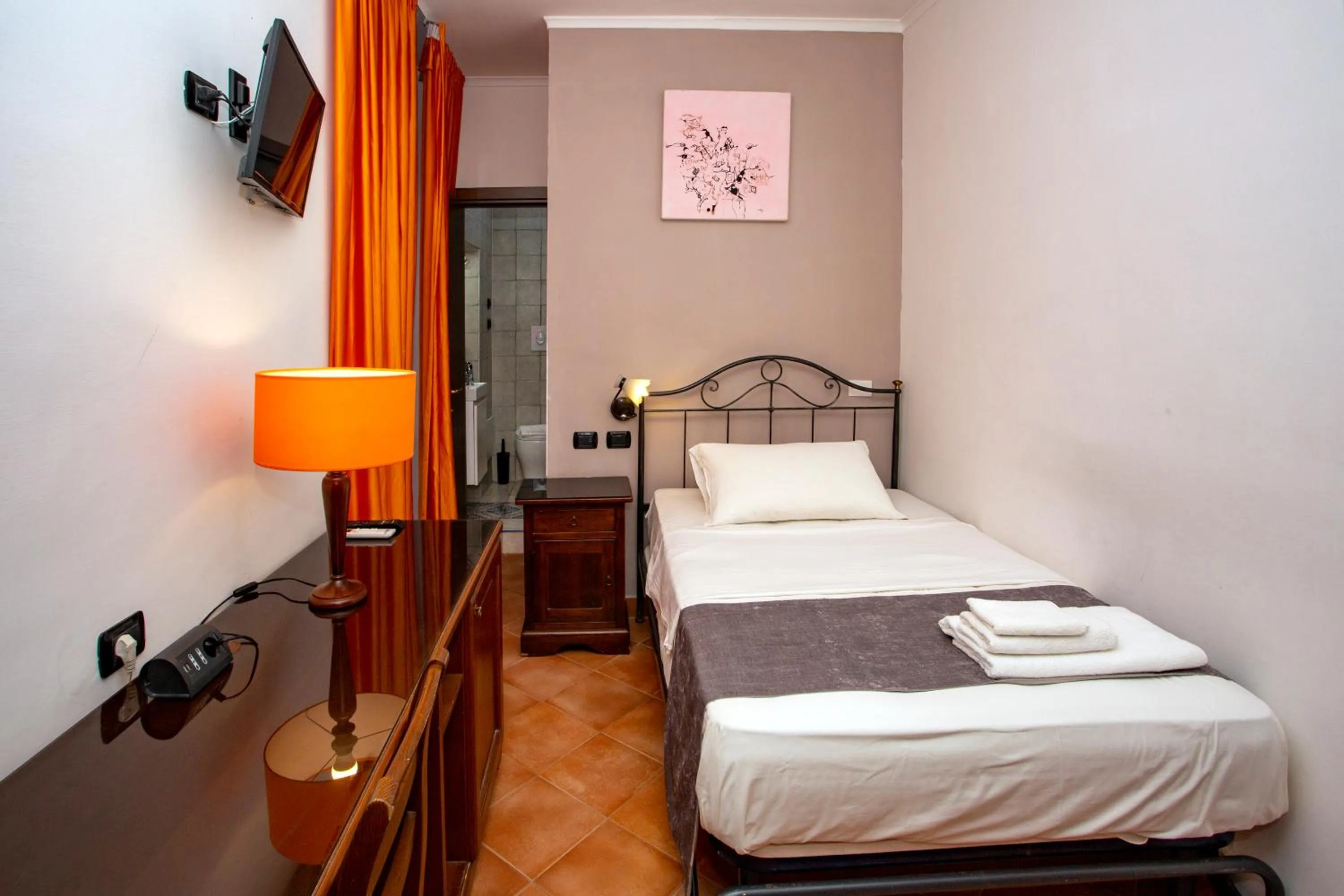 Bed in Hotel Neapolis