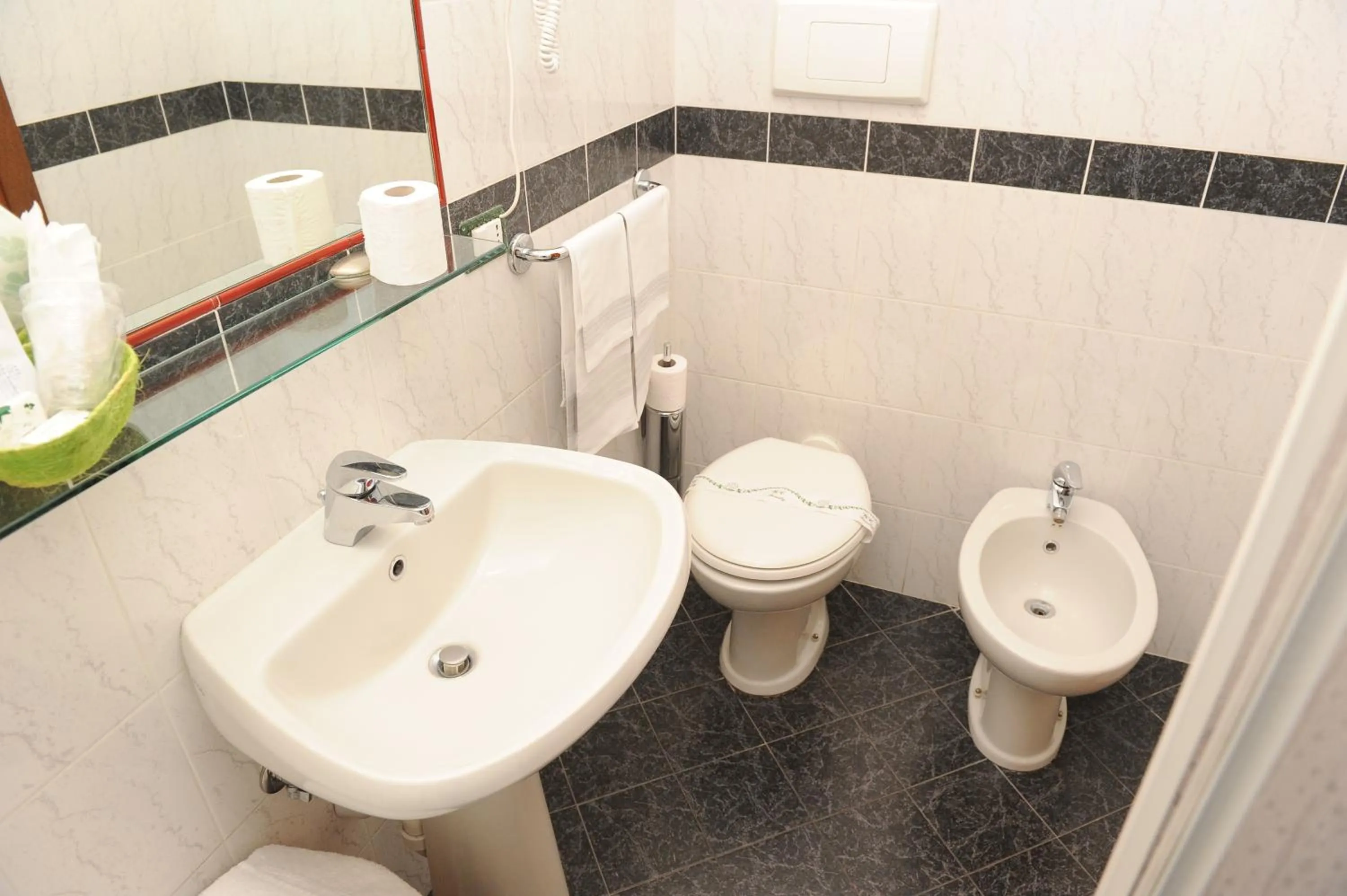 Bathroom in Hotel Lo Scudiero