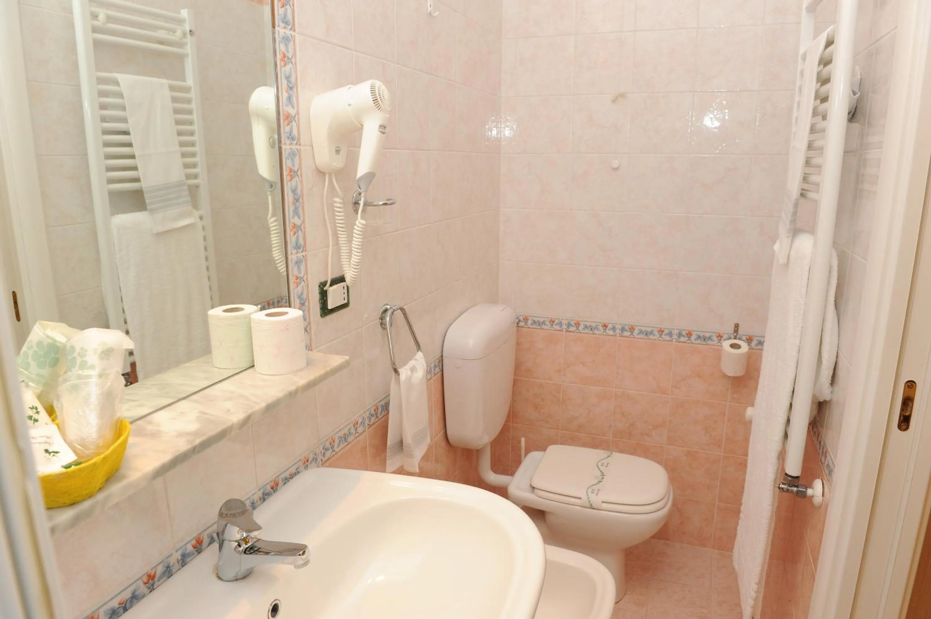 Bathroom in Hotel Lo Scudiero