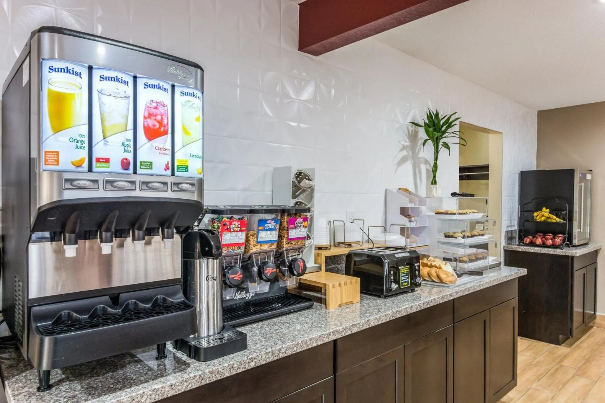 Breakfast in Red Roof Inn Williamsburg