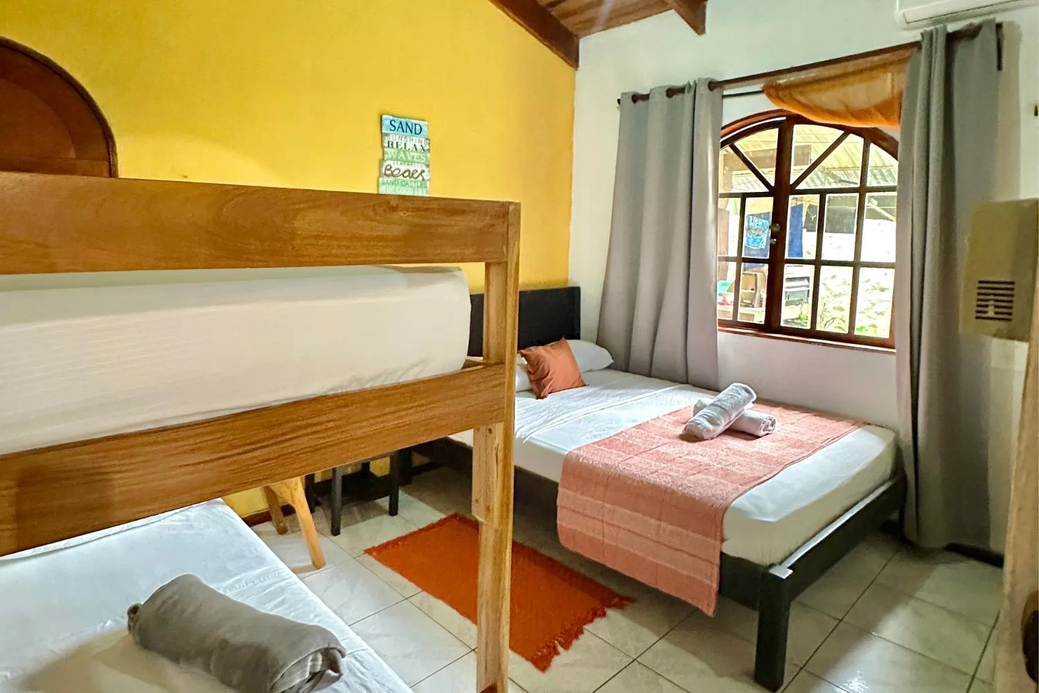 Photo of the whole room, Bed in Hospedaje Colibri
