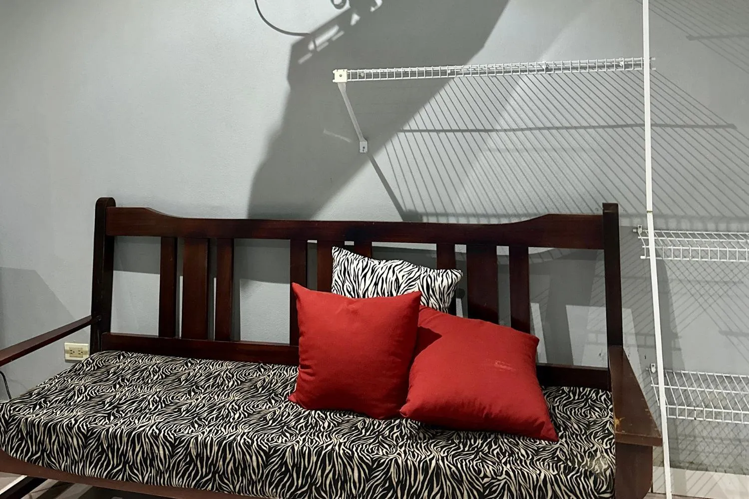 Living room, Bed in Hospedaje Colibri