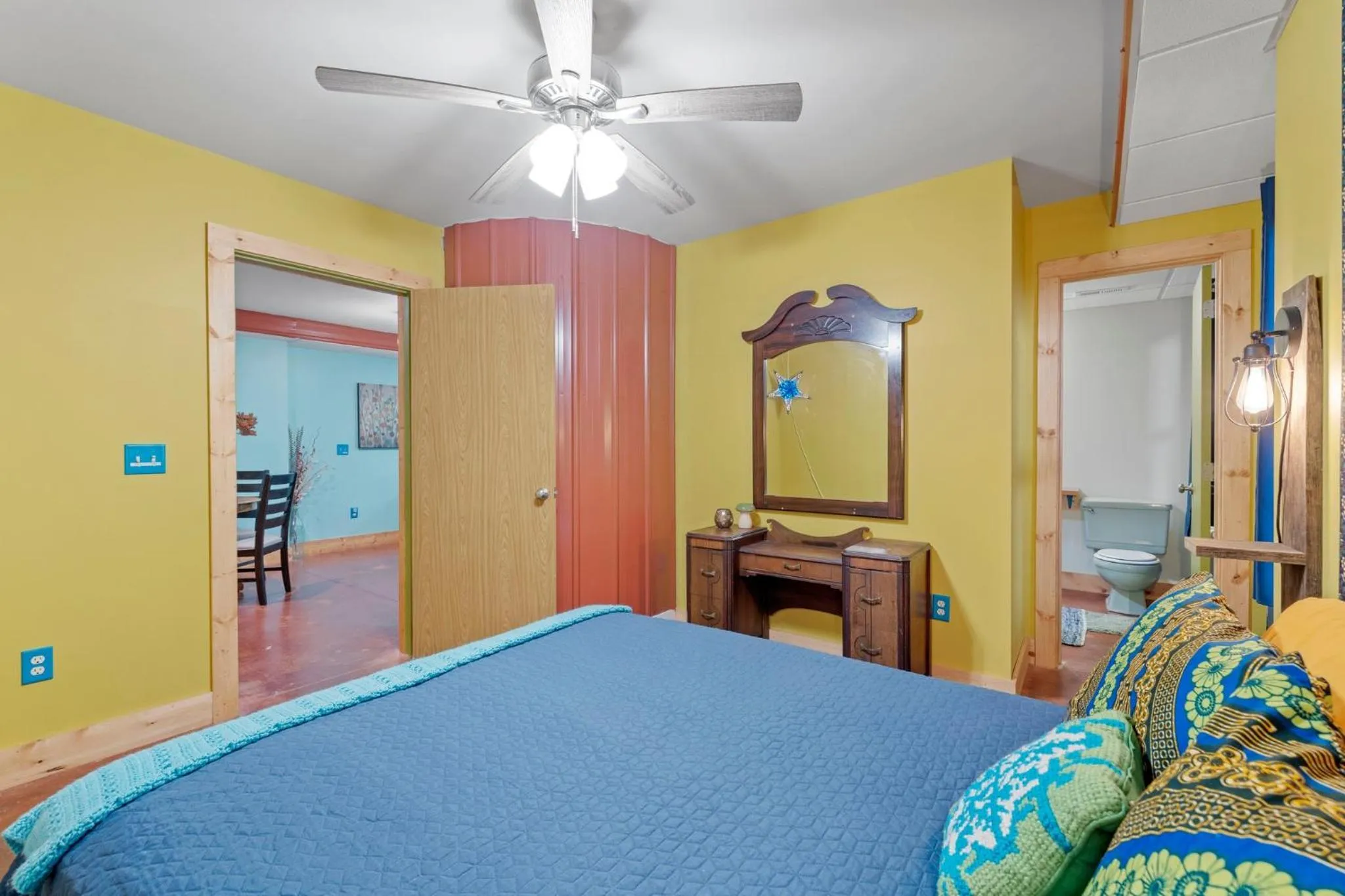 Bedroom, Bed in Woodstock Manor