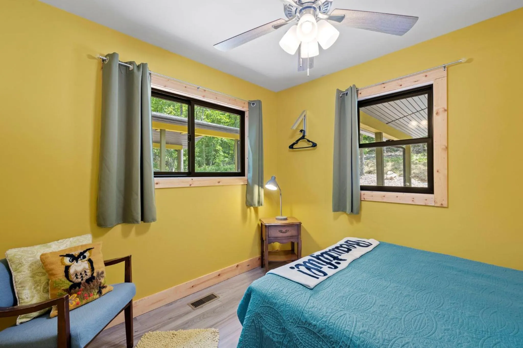 Photo of the whole room, Bed in Woodstock Manor