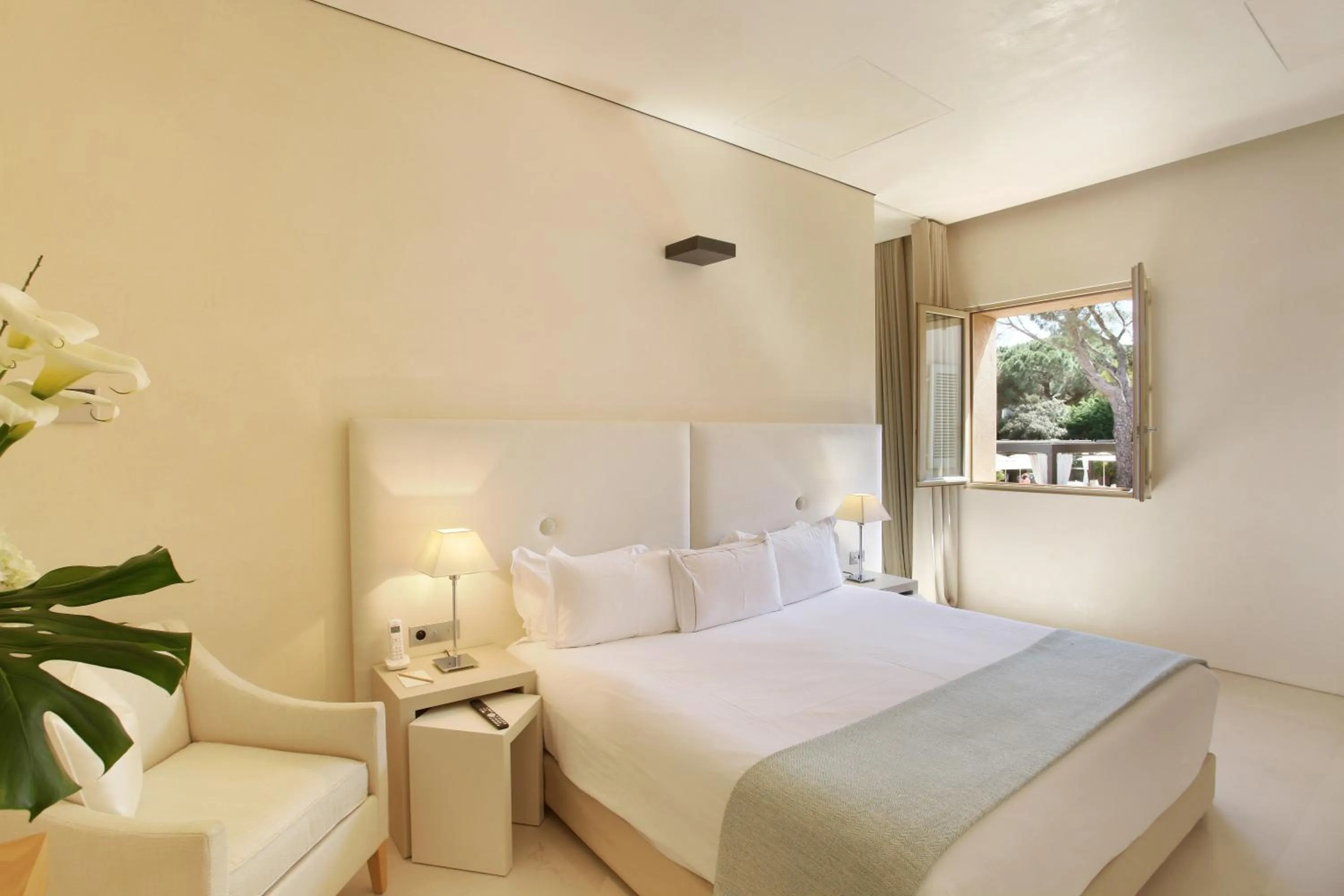 Bedroom, Bed in MUSE Saint Tropez - Small Luxury Hotels of the World
