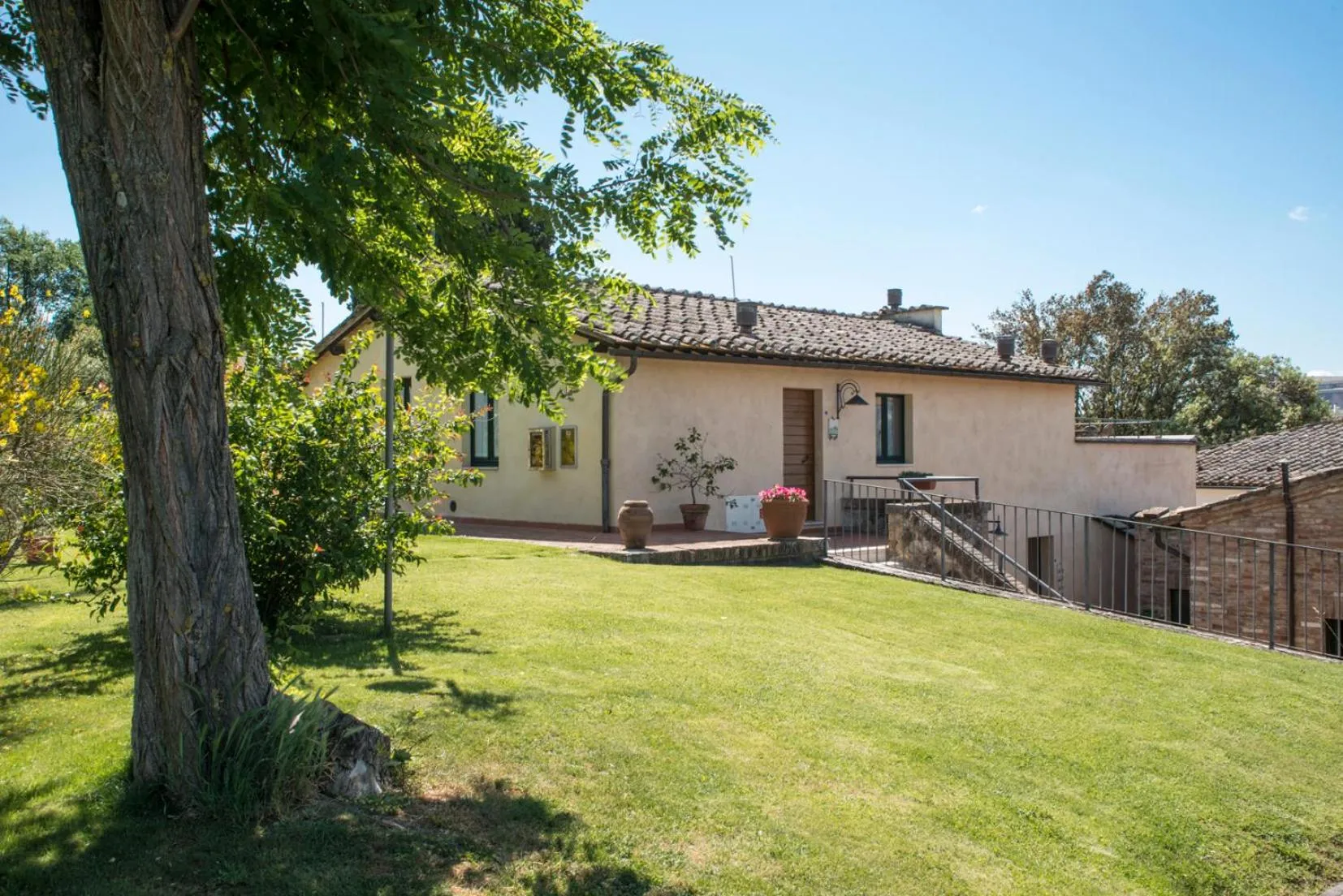 Property building in Borgo Grondaie