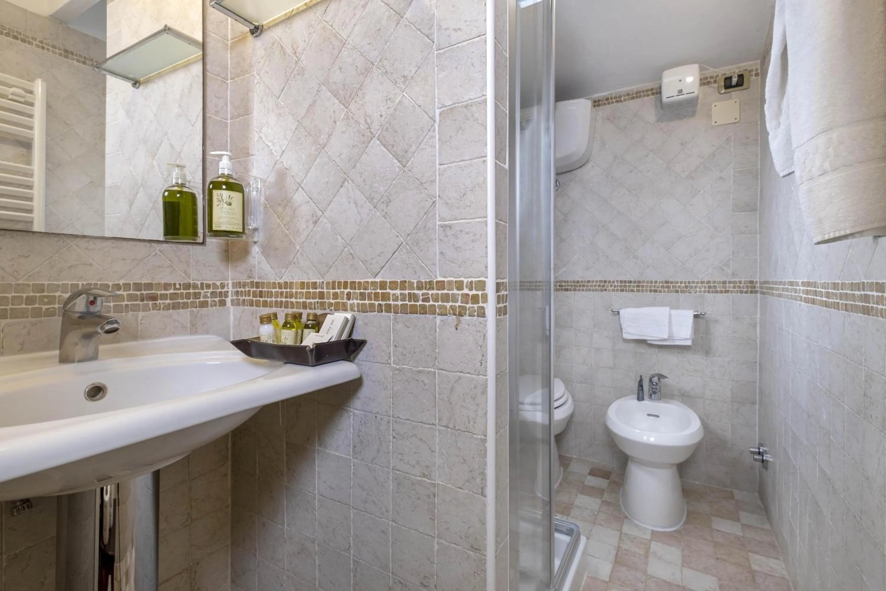 Shower in Borgo Grondaie