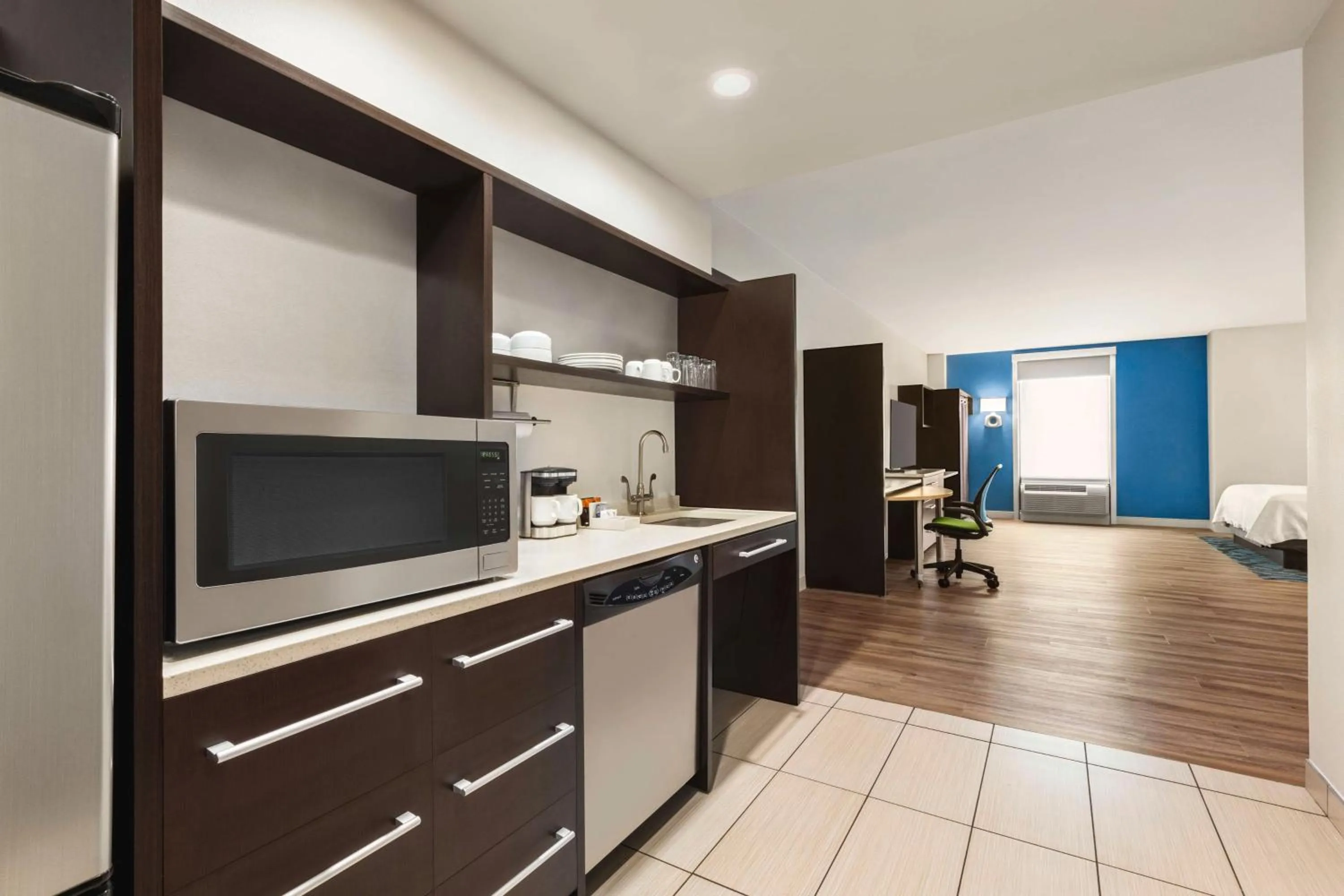 Bedroom in Home2 Suites Long Island City/Manhattan View