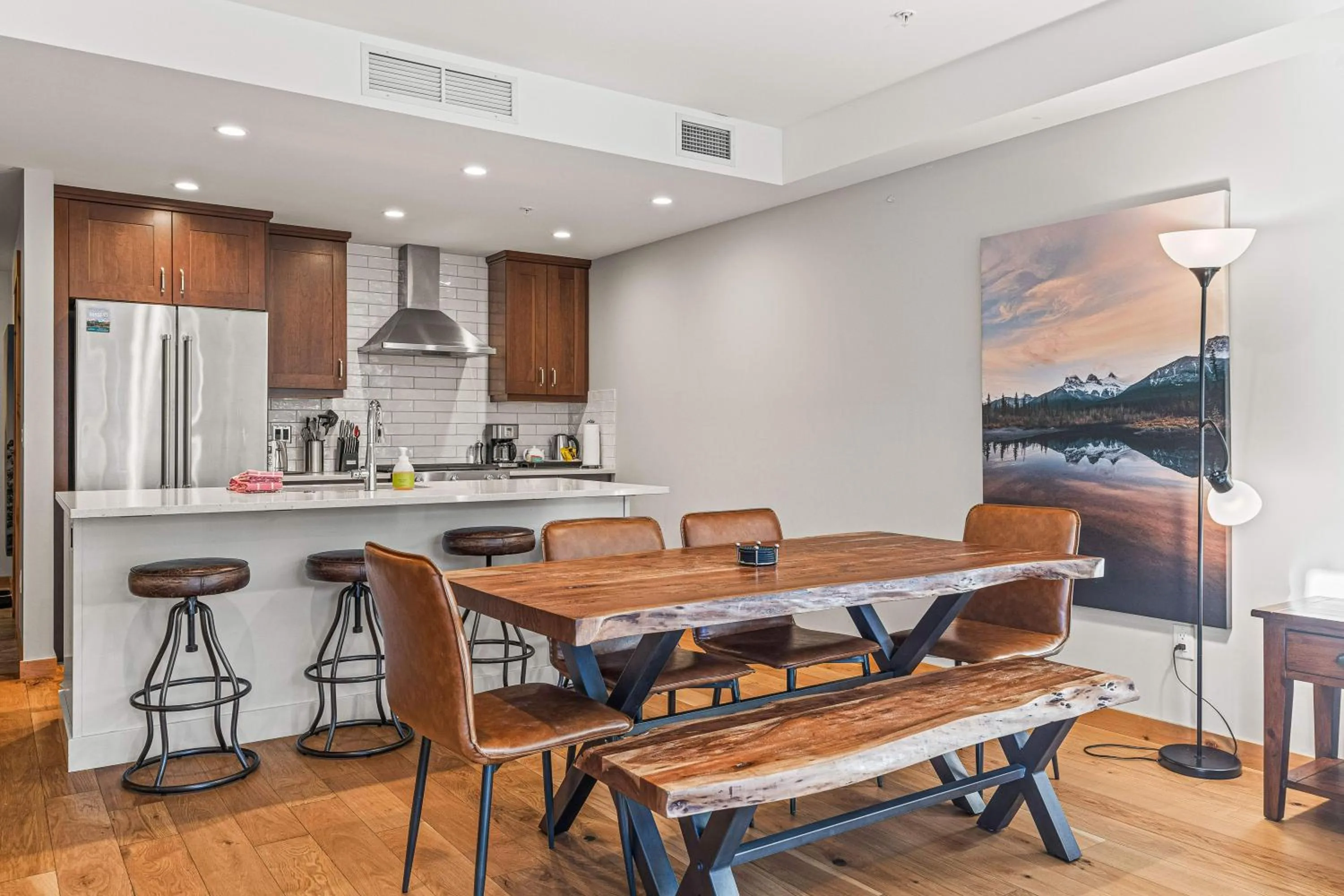 Dining area in Spring Creek Vacations