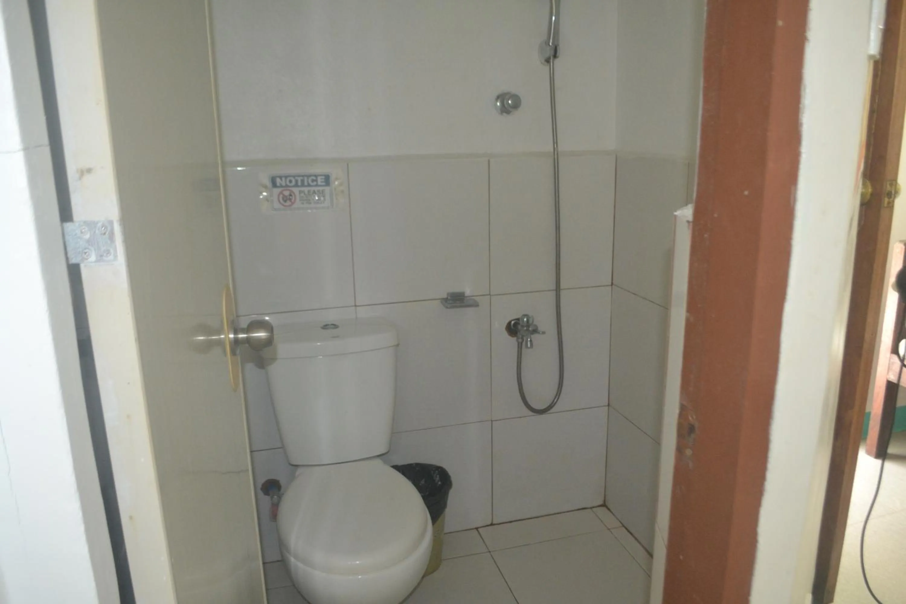 Shower in SHENAMAE Pension&Apartel