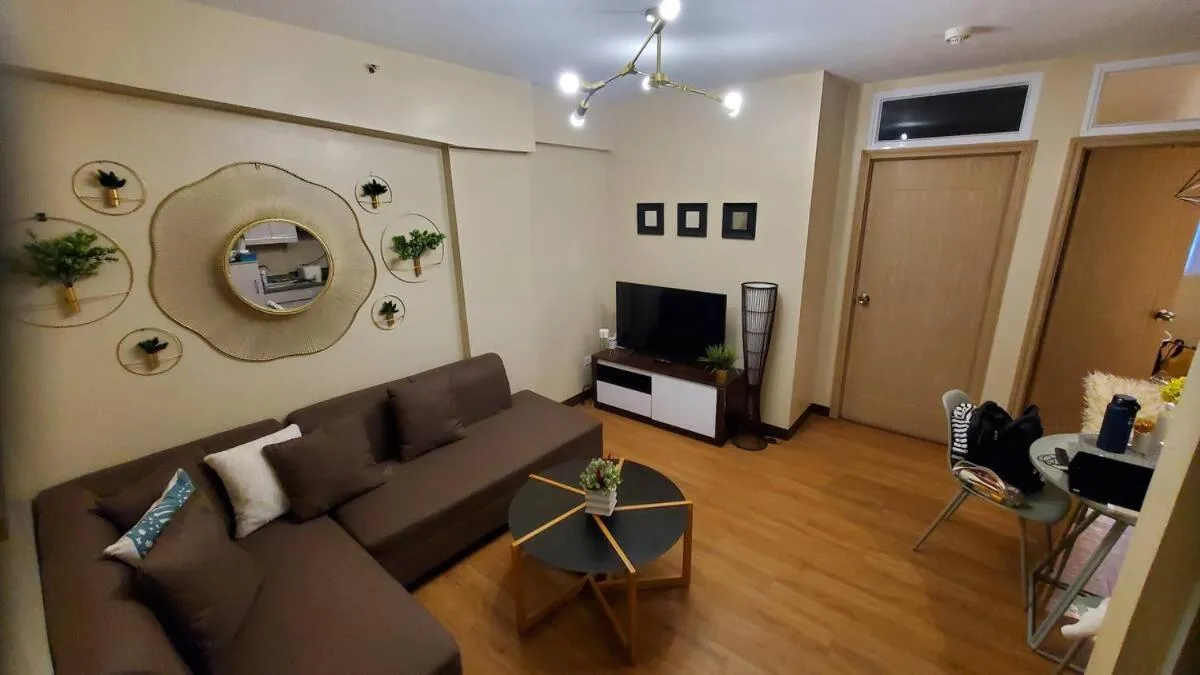 The Lancris Residences, 2 Bedrooms, 1 Bathroom, Living-room, Kitchen & Pool is Free